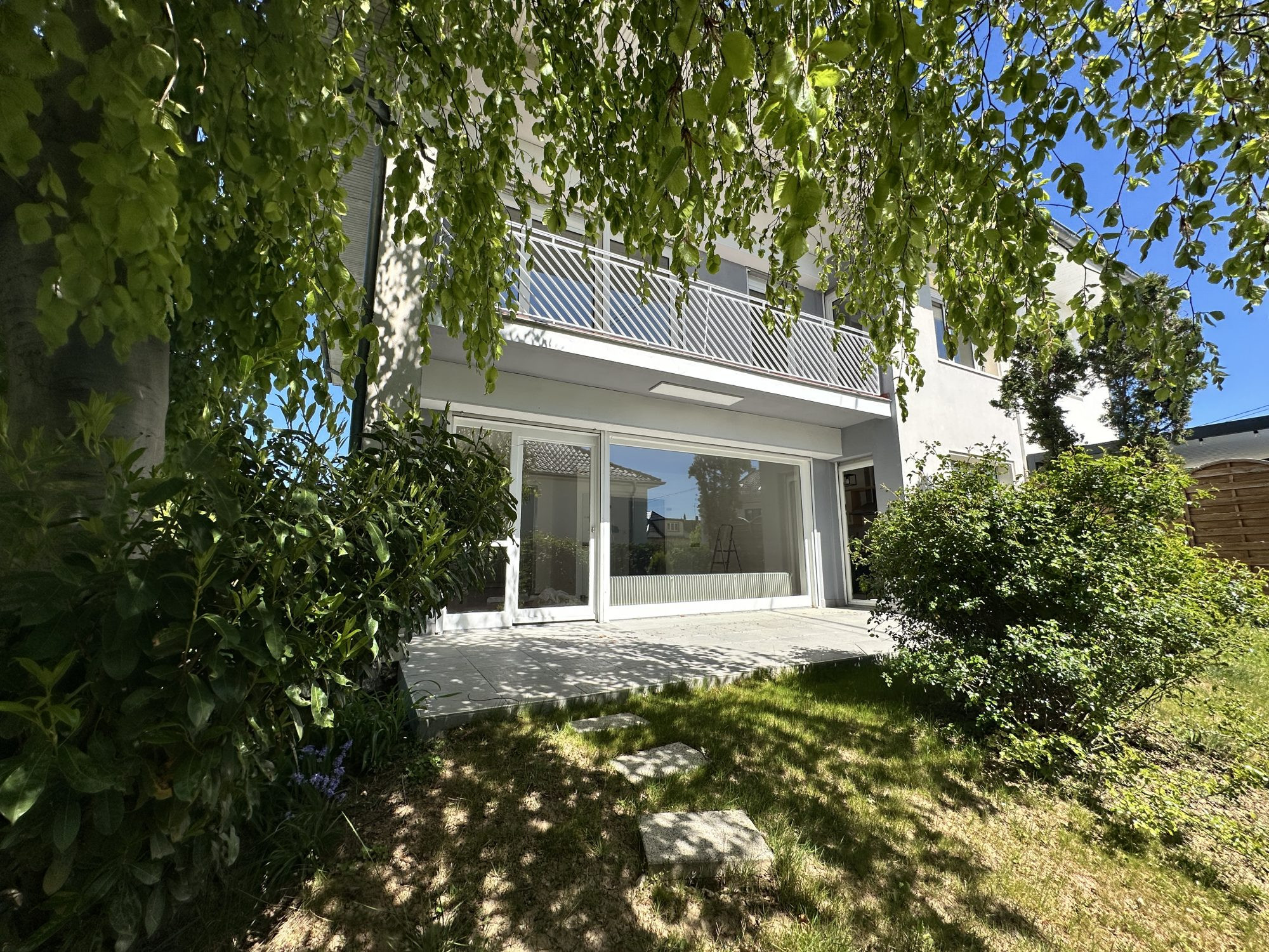 Oberhausbergen, maison 6 pièces de 148m² sur 404m² de terrain avec jardin et cour privative.