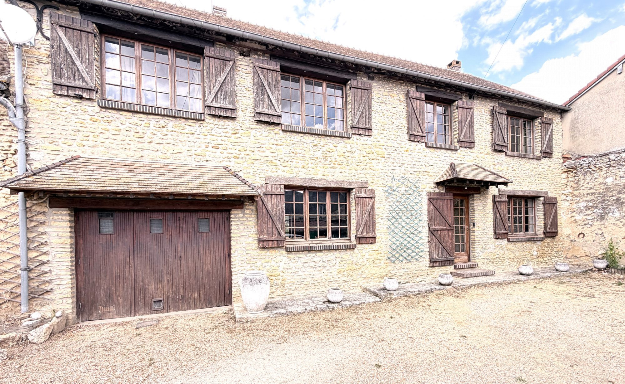 Maison ancienne en Pierre, centre-ville de Pacy sur Eure