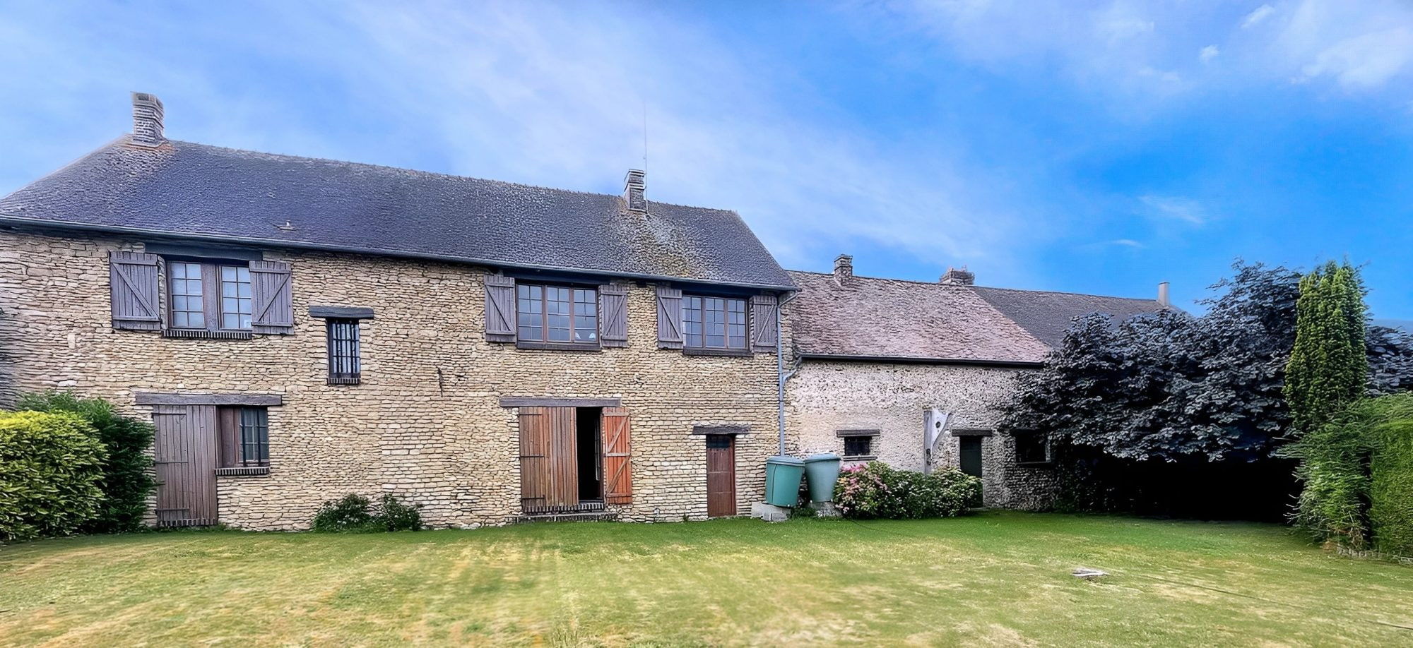 Maison ancienne en Pierre, centre-ville de Pacy sur Eure