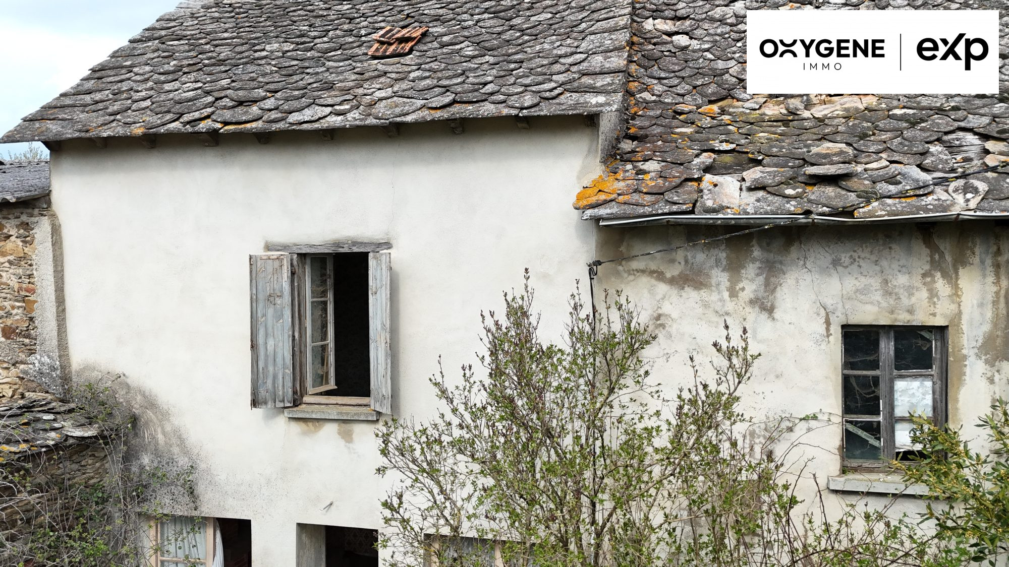 MAISON A RENOVER ENTIEREMENT AVEC 5000m2 de TERRAIN