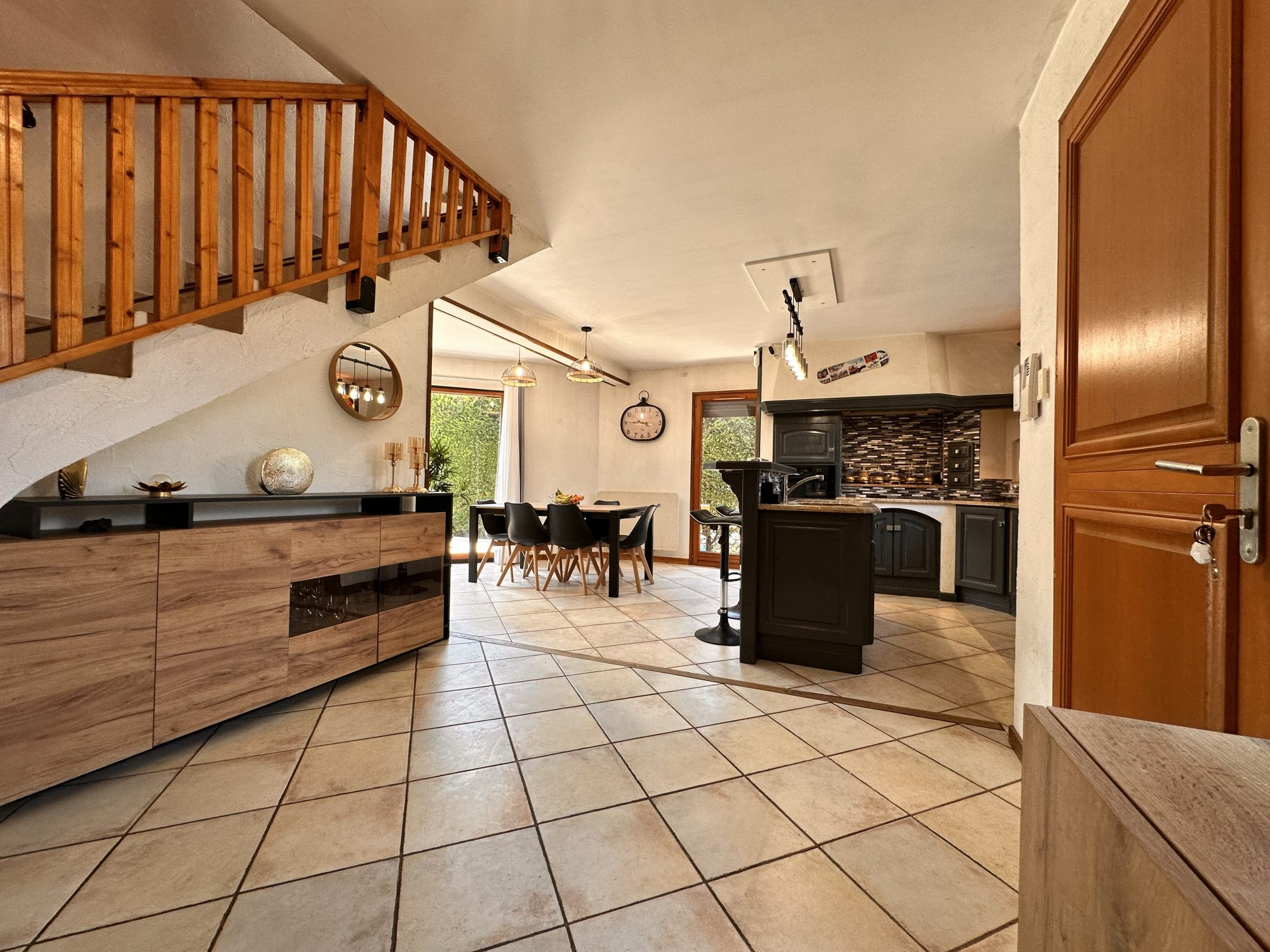 4-Bedroom Family Home with Pool, Hot Tub, Carport and Garage in Scionzier 5