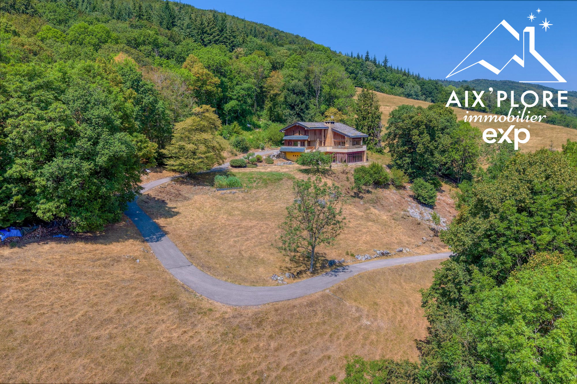 A unique panorama for a characterful architect-designed home 5