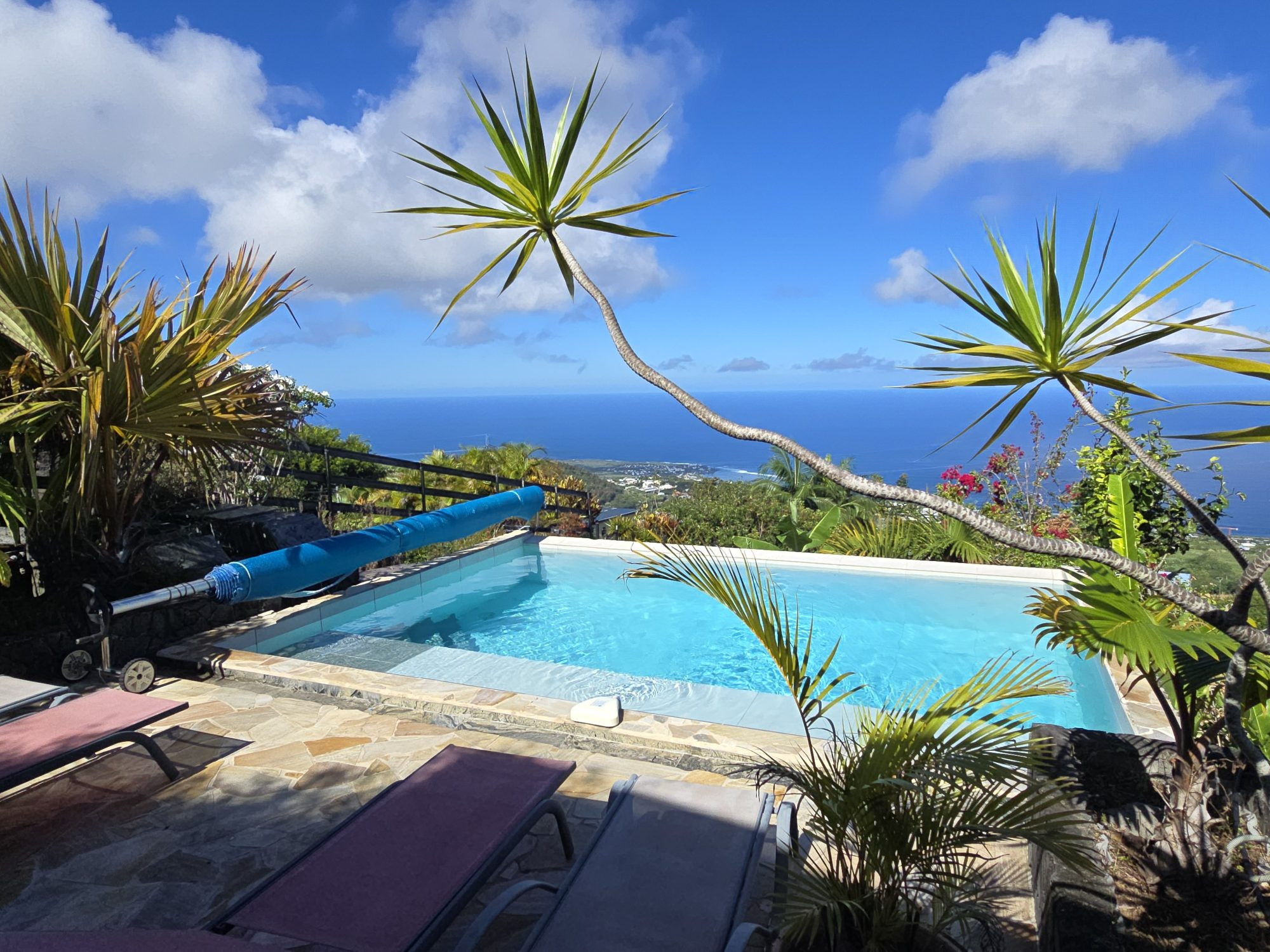 VILLA FAMILIALE DE STANDING - VUE OCÉAN - LES AVIRONS