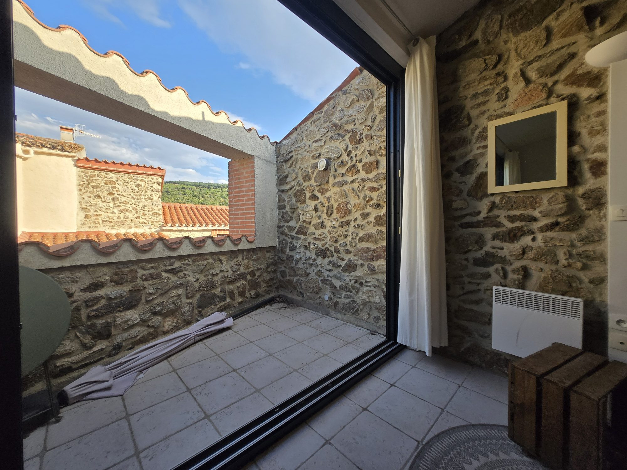 CHARMANTE MAISON DE VILLAGE