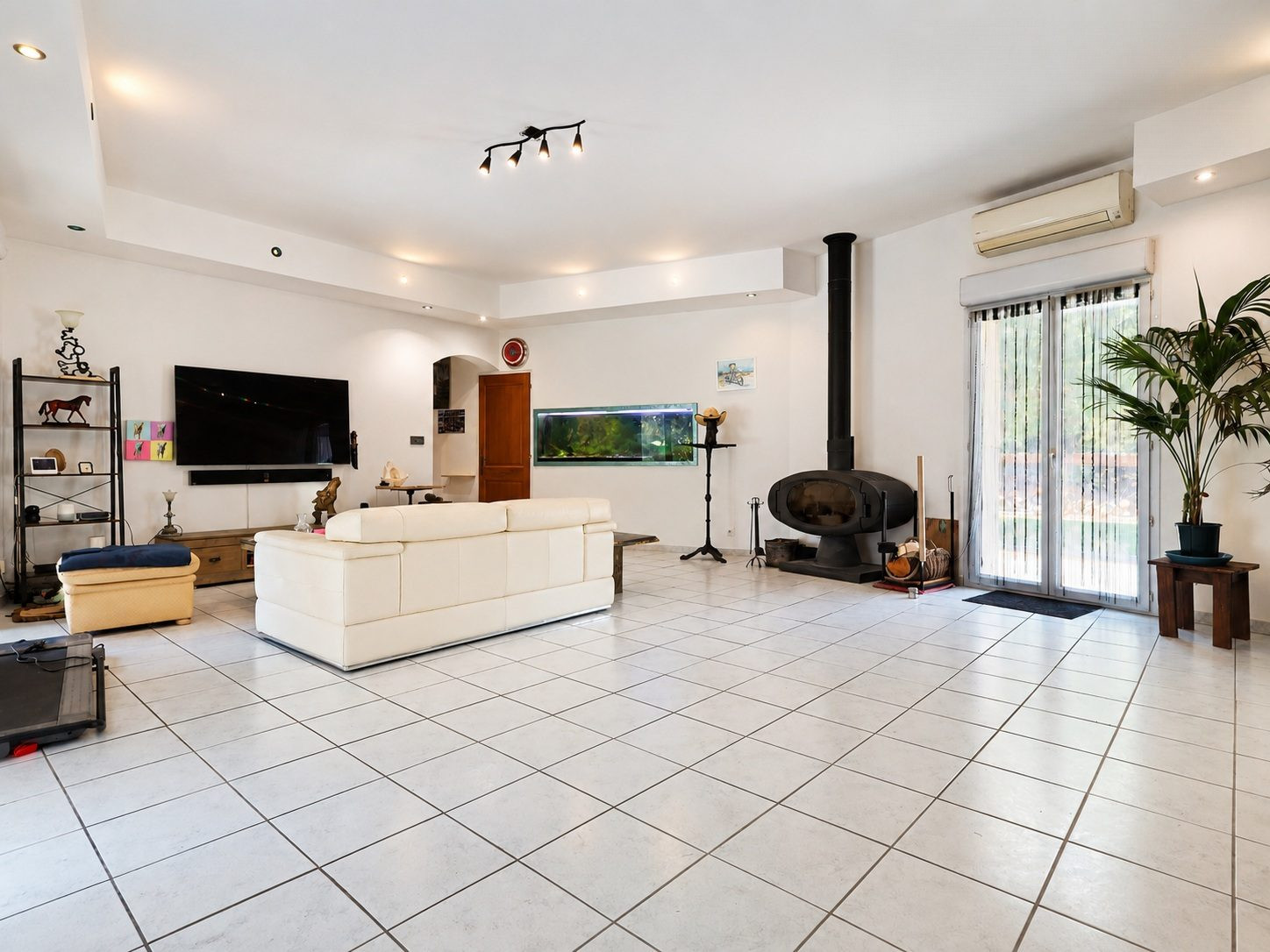 Maison à vendre à La Roquebrussanne, 190 m²