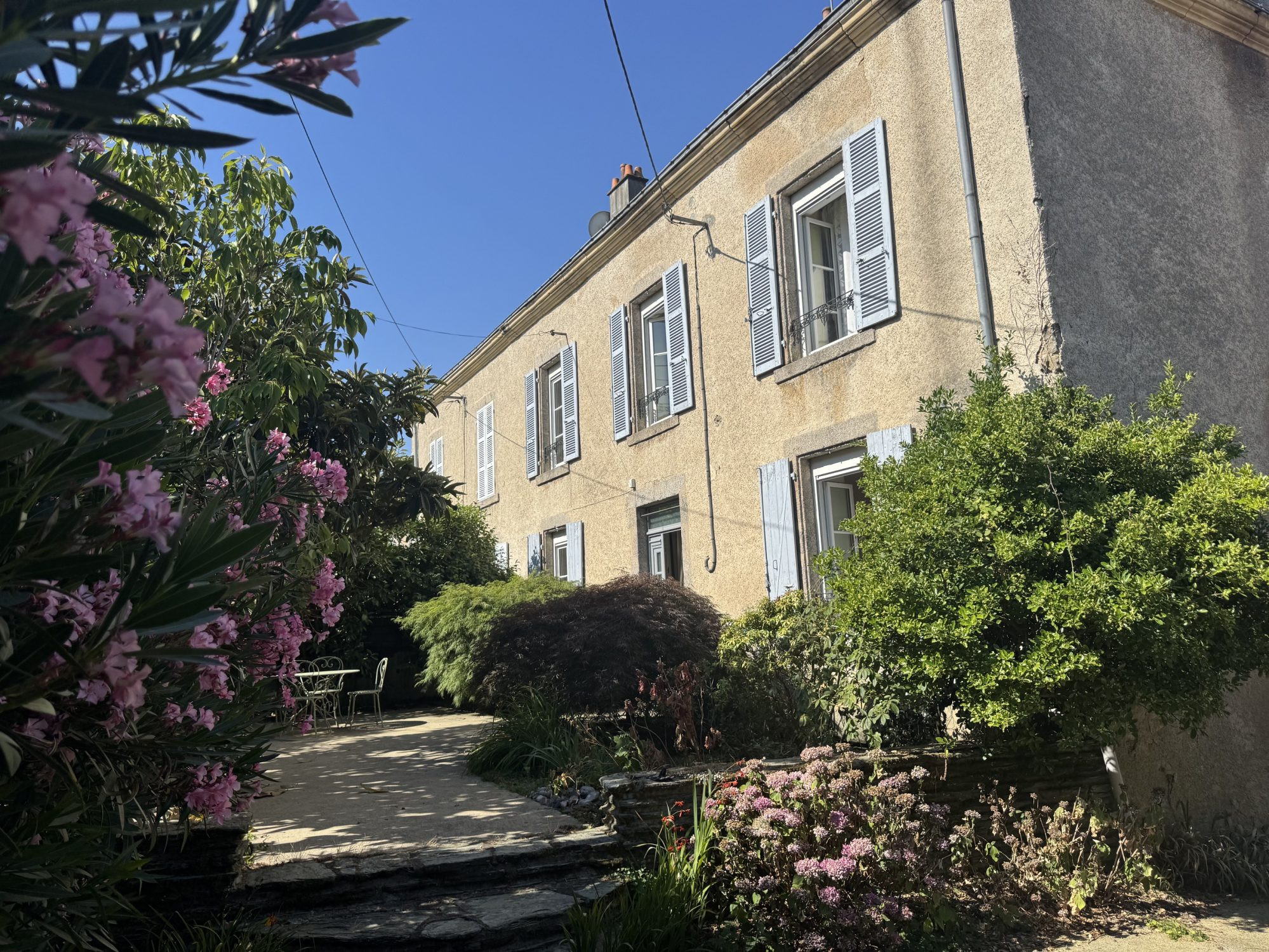 Maison à vendre à Breuil-Barret, 203 m²