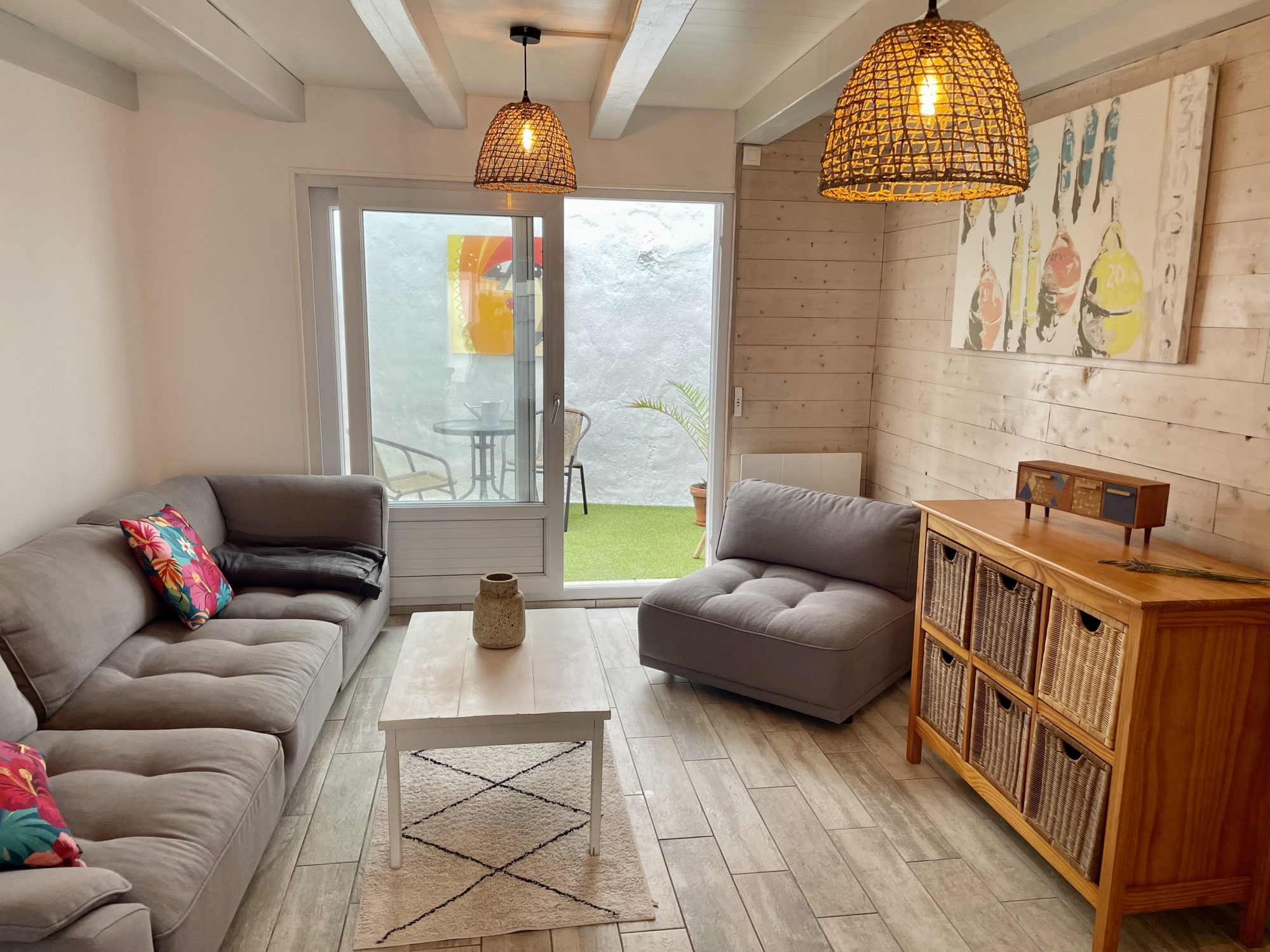 Charming village house in the heart of Saint Clément des Baleines 3