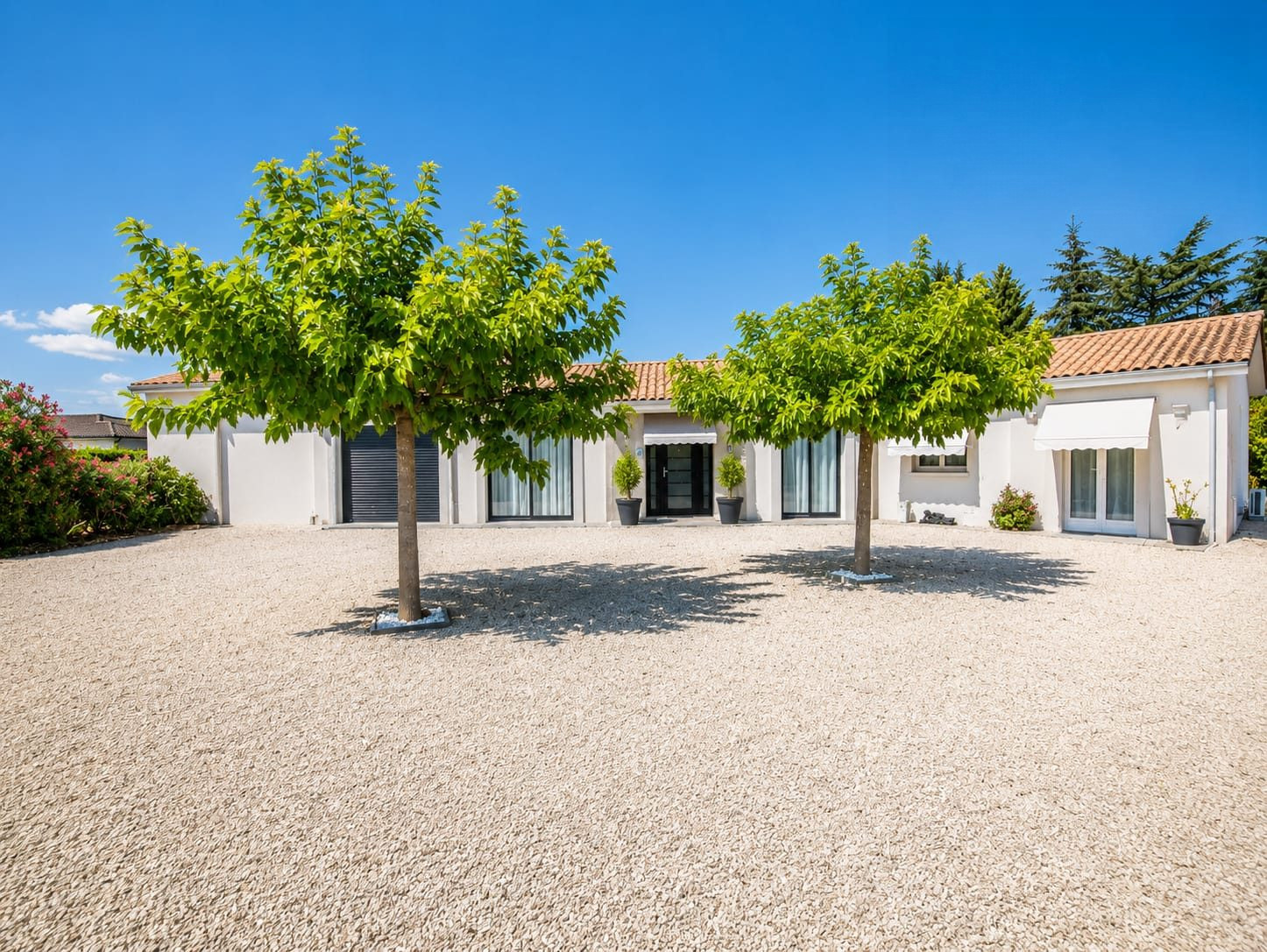 CONTEMPORRAINE PLAIN PIED 219M2 4 CHAMBRES PORTES DE BERGERAC