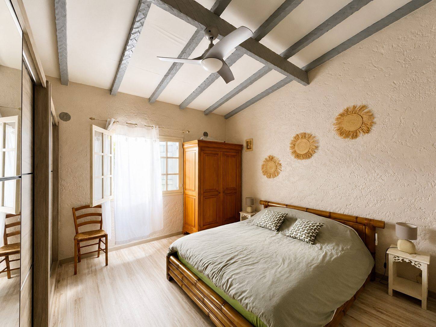 Villa de charme avec 4 gîtes, studio indépendant, piscine chauffée, spa et fort potentiel locatif