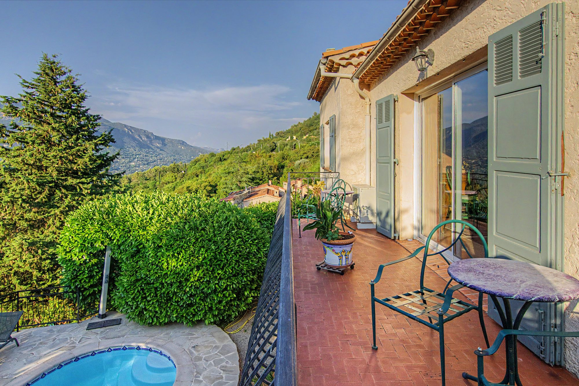 Maison à vendre à Châteauneuf-Grasse, 132 m²