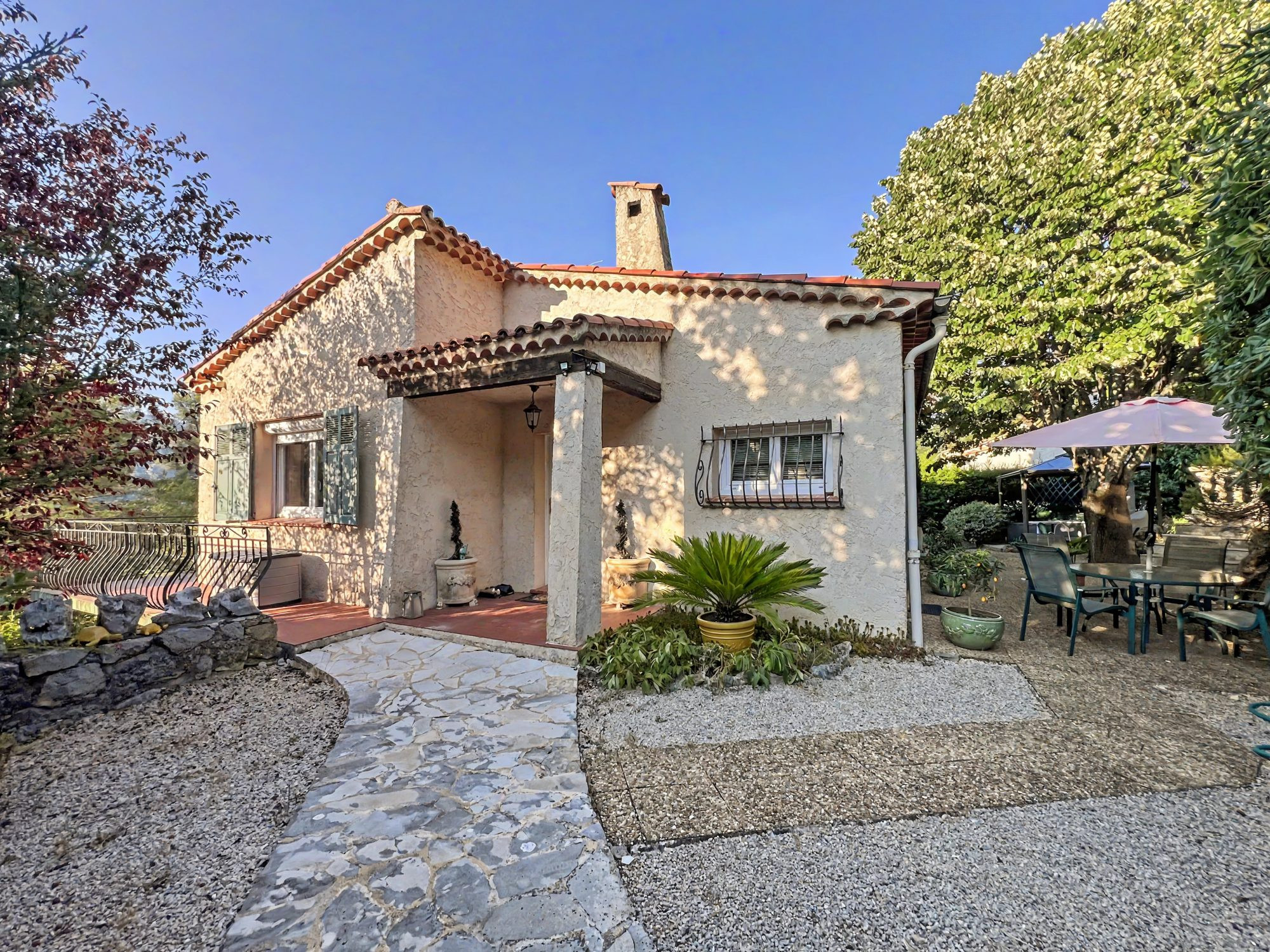 Maison à vendre à Châteauneuf-Grasse, 132 m²