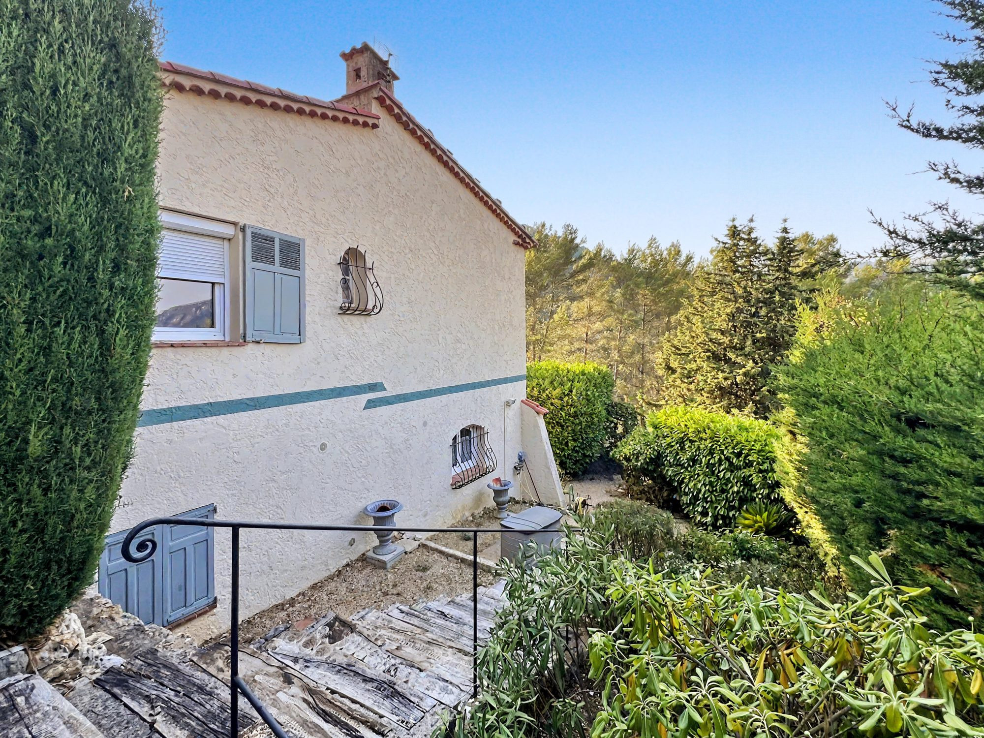 Maison à vendre à Châteauneuf-Grasse, 132 m²