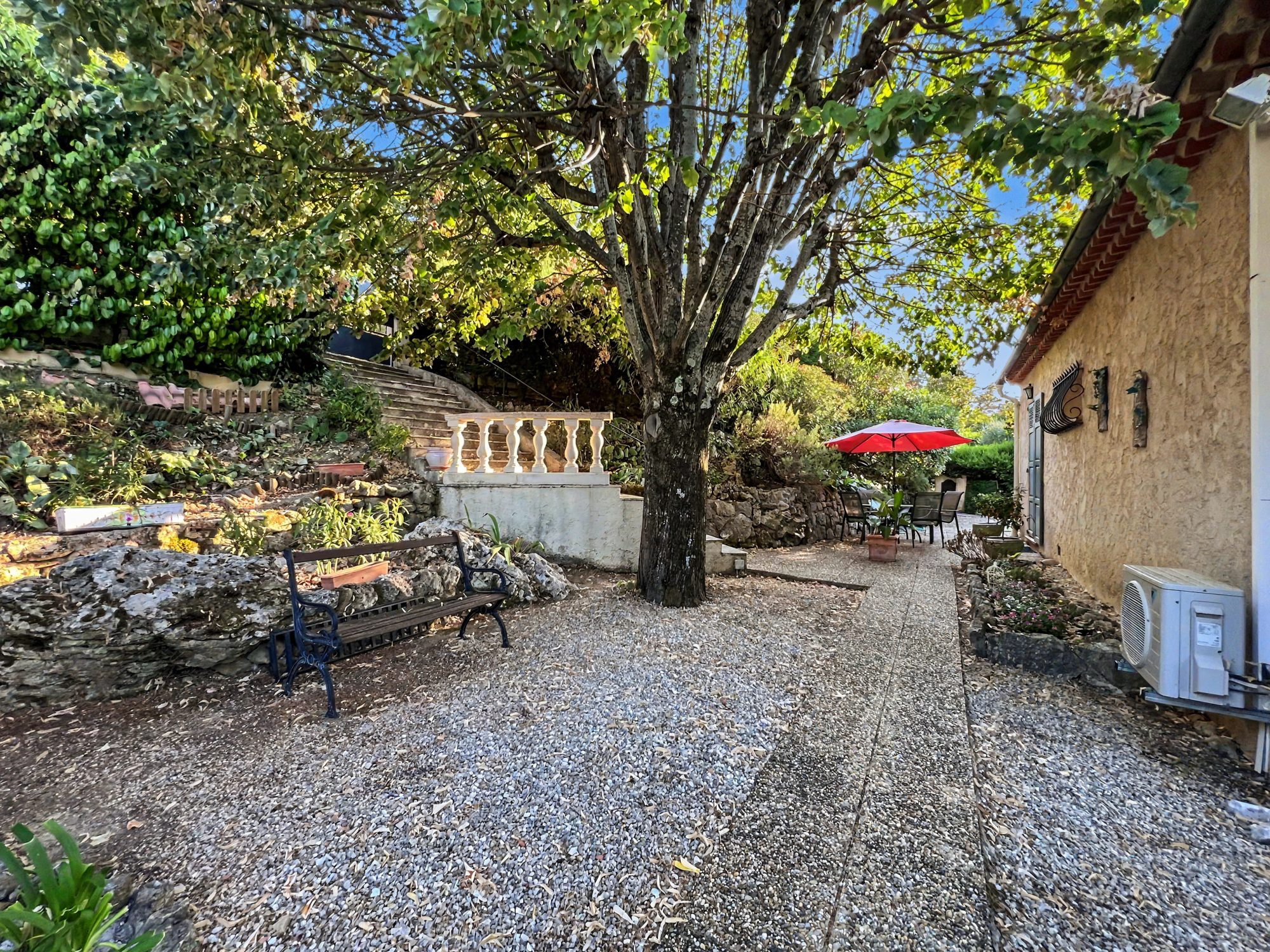Maison à vendre à Châteauneuf-Grasse, 132 m²