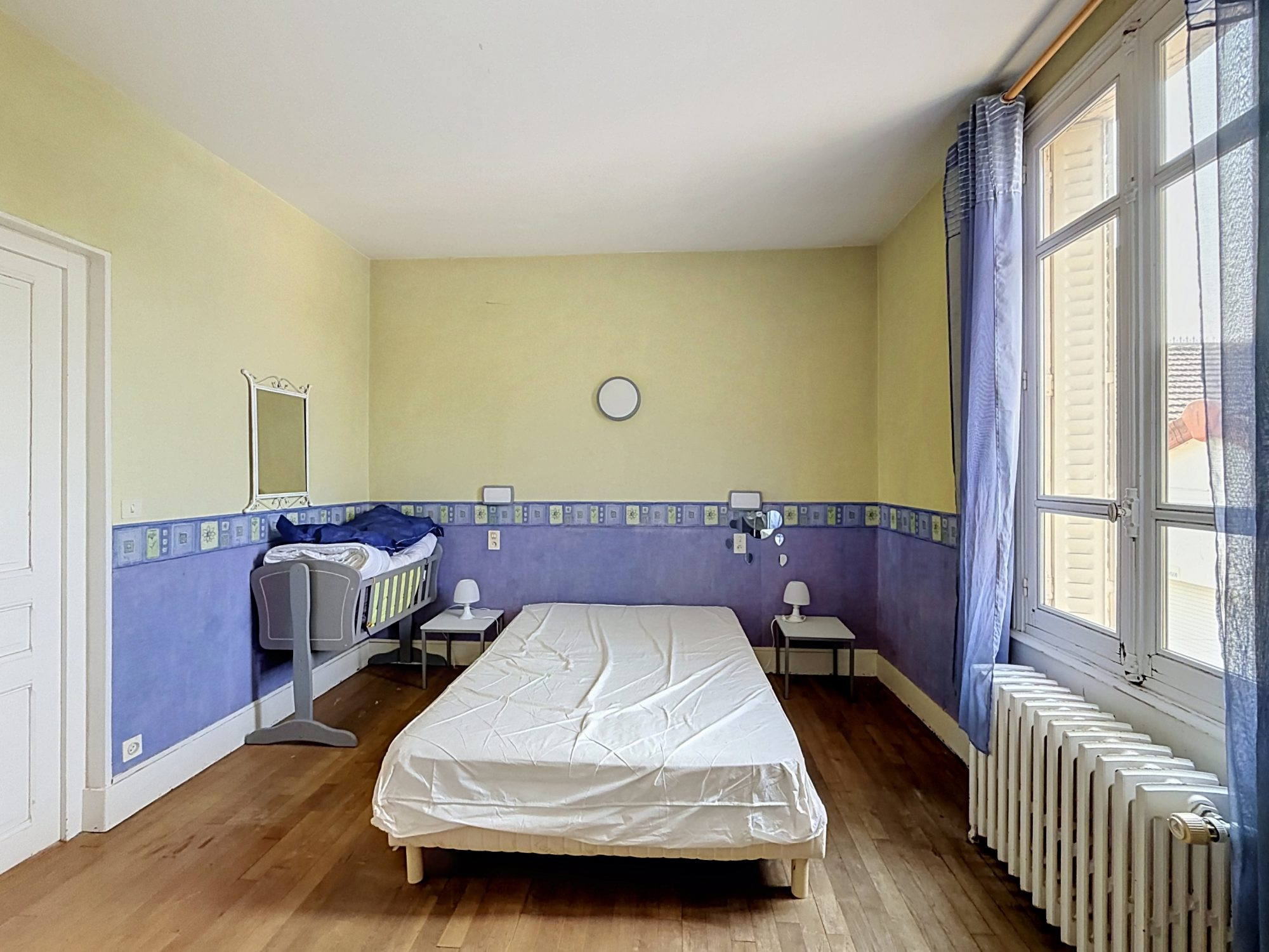 Maison à vendre à Lux, 214 m²