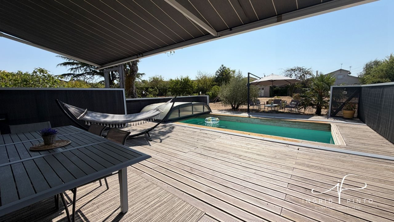 New - Renovated Family Home of 122 m² with 4 Bedrooms and Pool - Pompaire 2