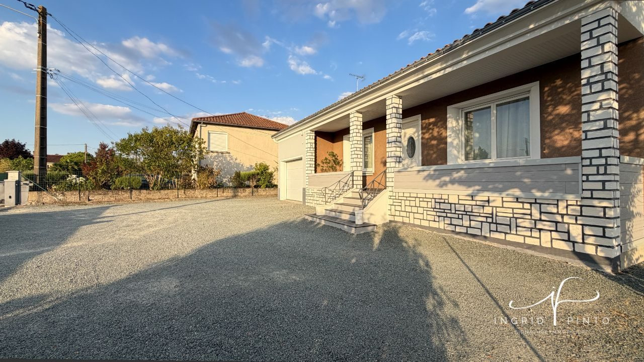 New - Renovated Family Home of 122 m² with 4 Bedrooms and Pool - Pompaire 3