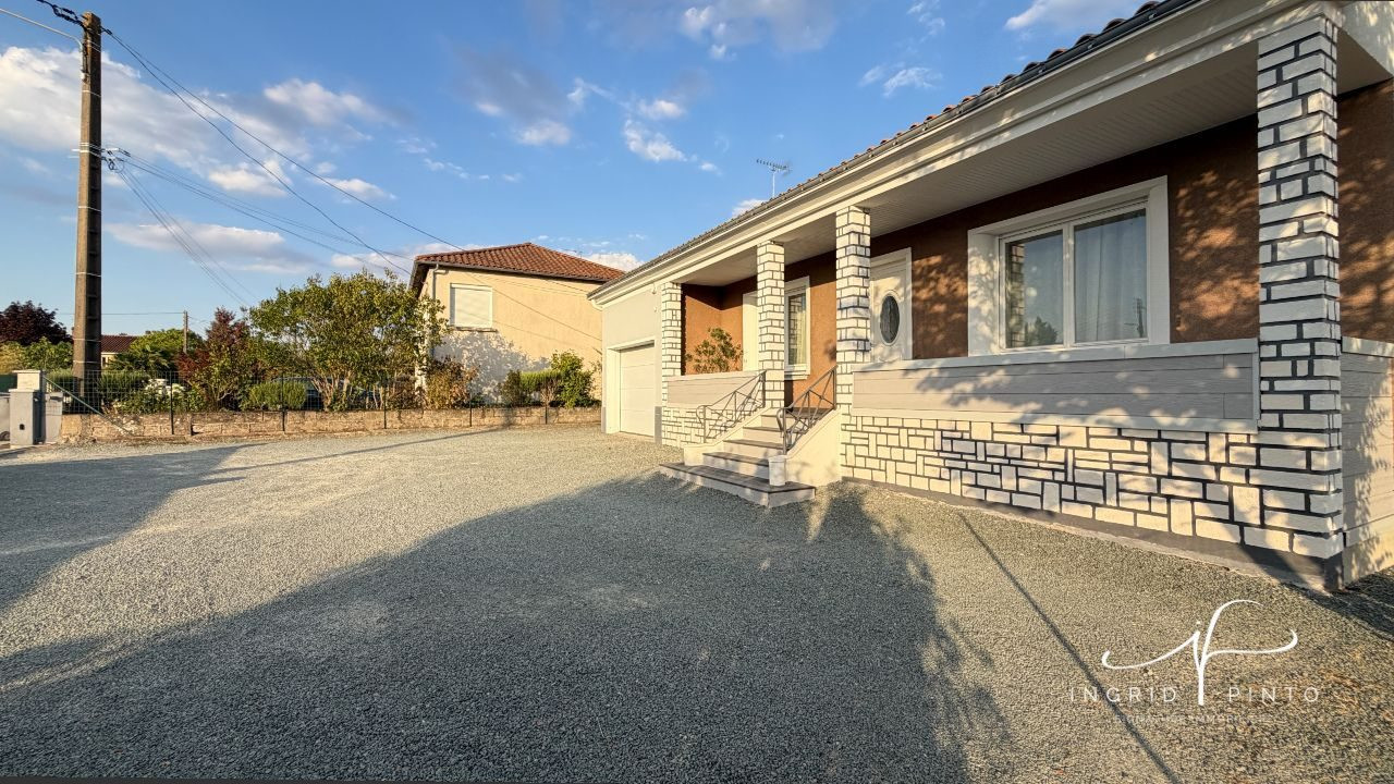 New - Renovated Family Home of 122 m² with 4 Bedrooms and Pool - Pompaire 3