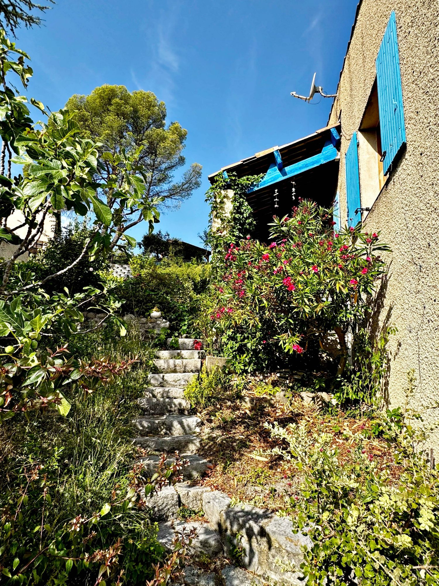 Peipin – Maison avec vue panoramique, 114 m² sur 1 379 m² de terrain arboré