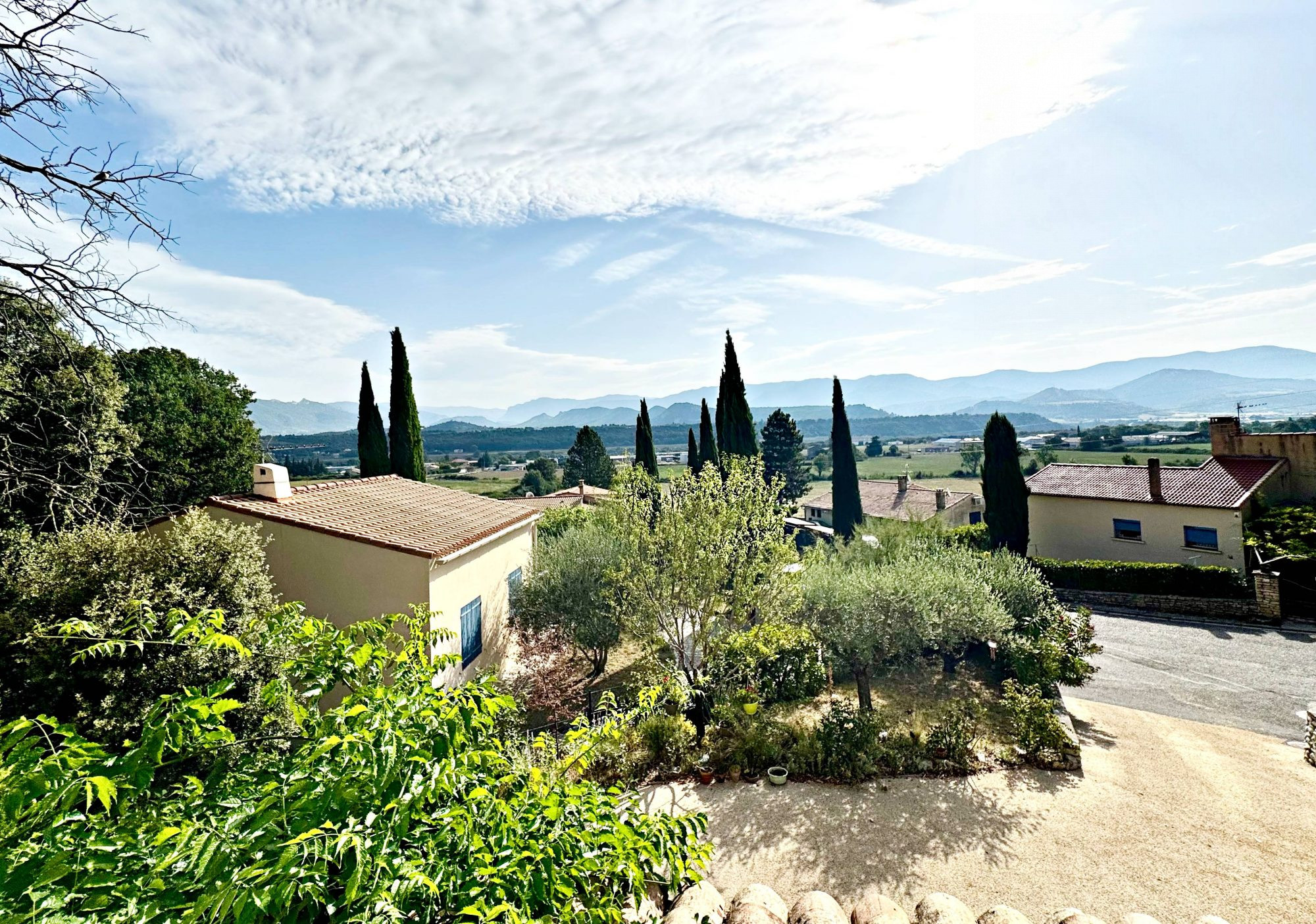 Peipin – Maison avec vue panoramique, 114 m² sur 1 379 m² de terrain arboré