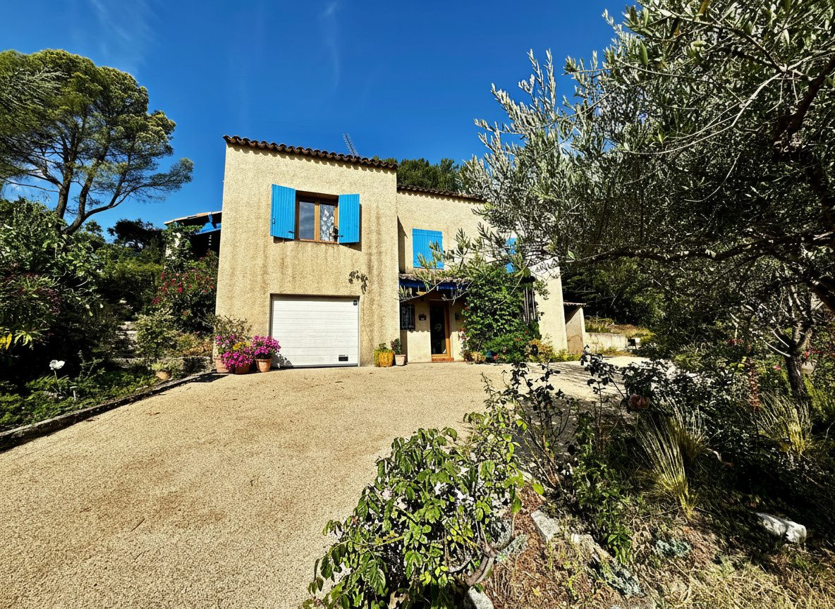Peipin – Maison avec vue panoramique, 114 m² sur 1 379 m² de terrain arboré