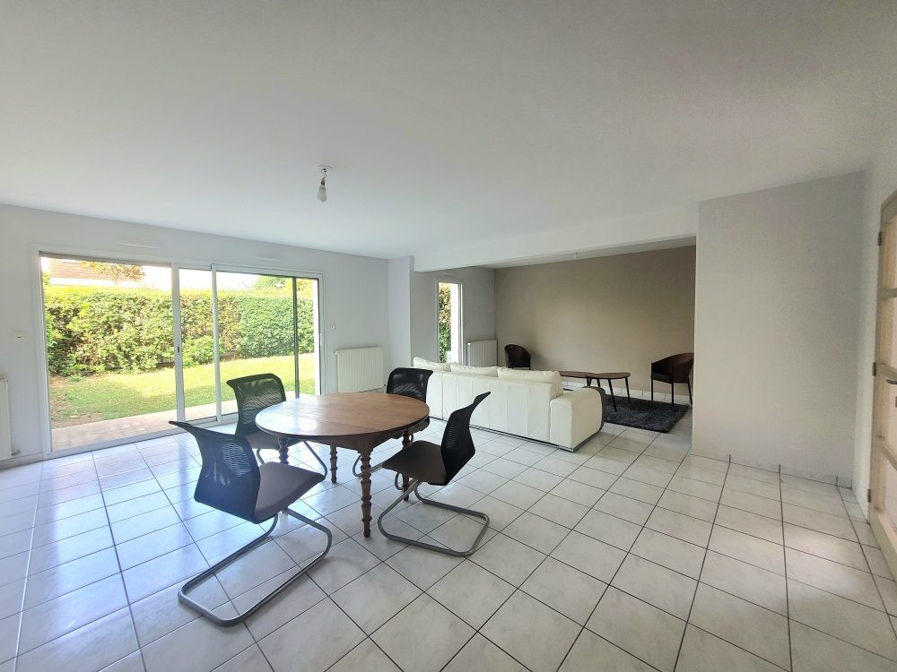 Maison confortable avec sous sol et 4 chambres