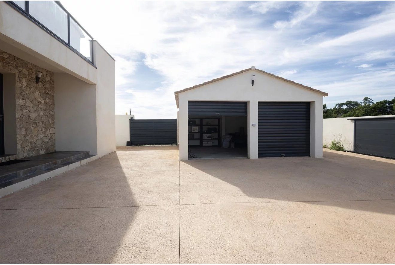 Contemporaine à vendre à Lucciana, 290 m²