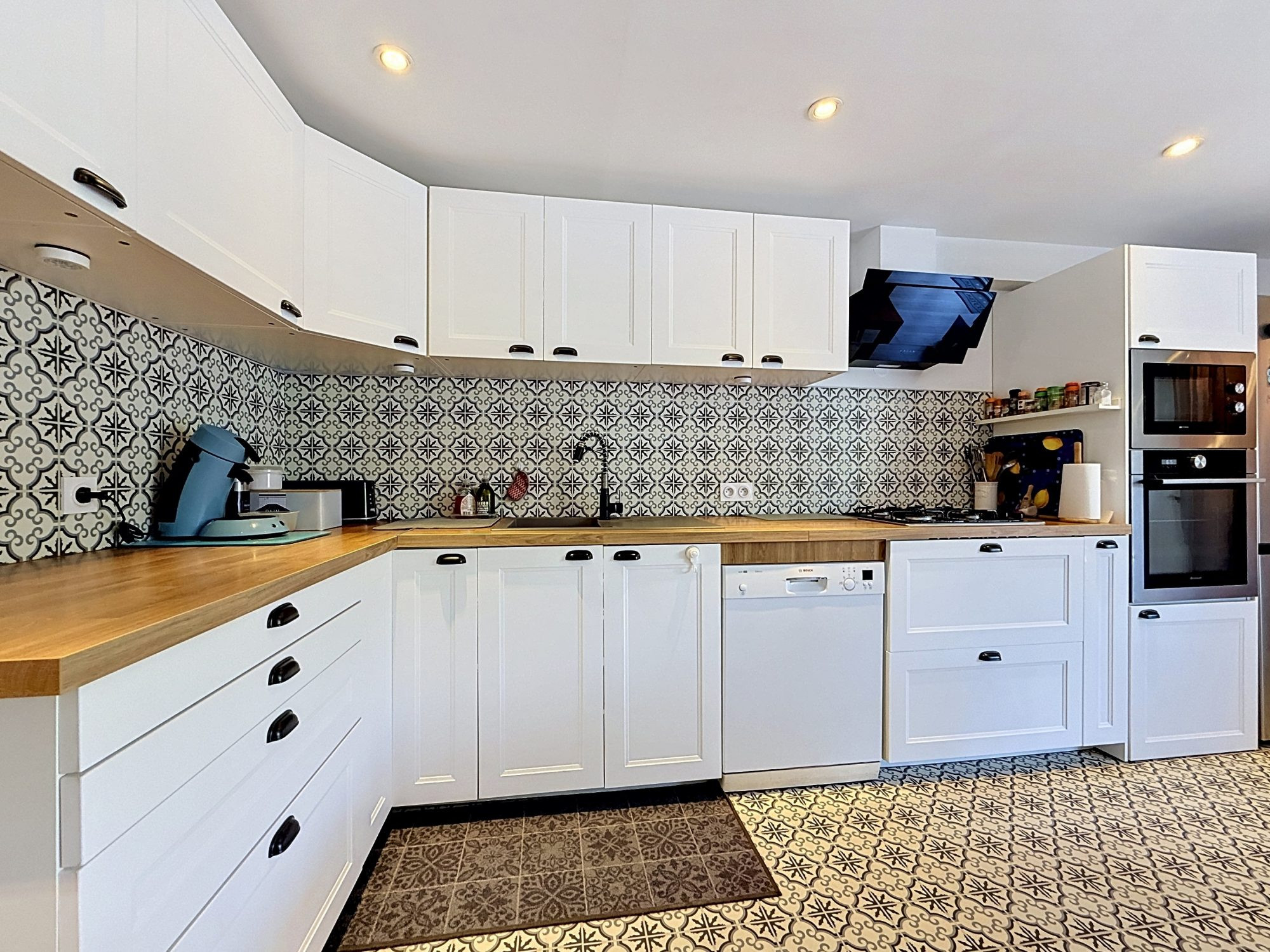 Lovely semi-detached house with garden 2
