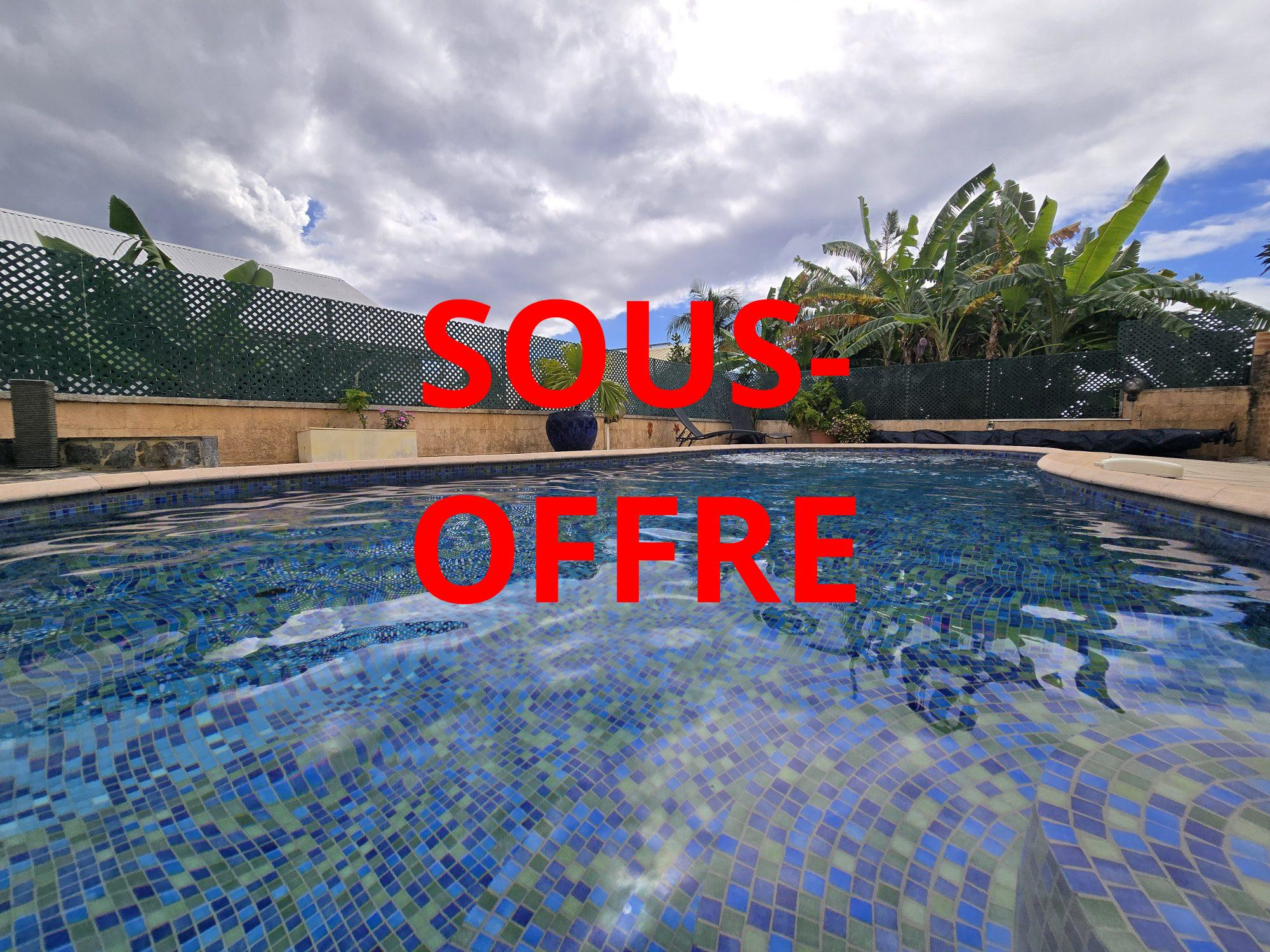 EXCLUSIVITÉ - MAGNIFIQUE VILLA AVEC VUE MER ET PISCINE - LA POSSESSION