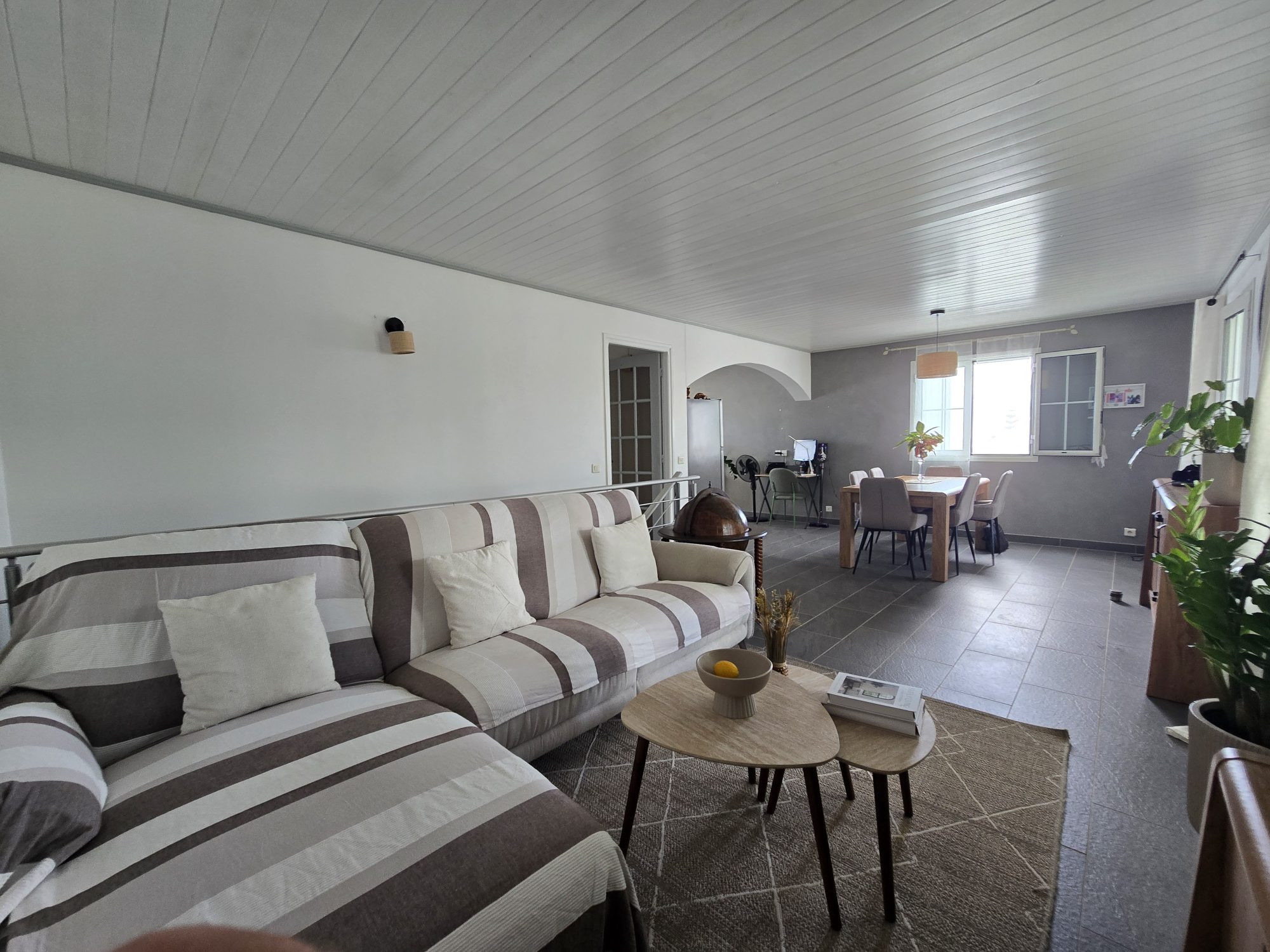 EXCLUSIVITÉ - MAGNIFIQUE VILLA AVEC VUE MER ET PISCINE - LA POSSESSION