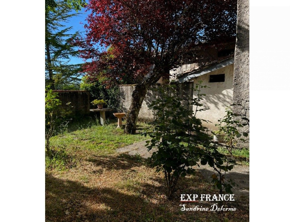 Maison à vendre à Montcuq-en-Quercy-Blanc, 200 m²