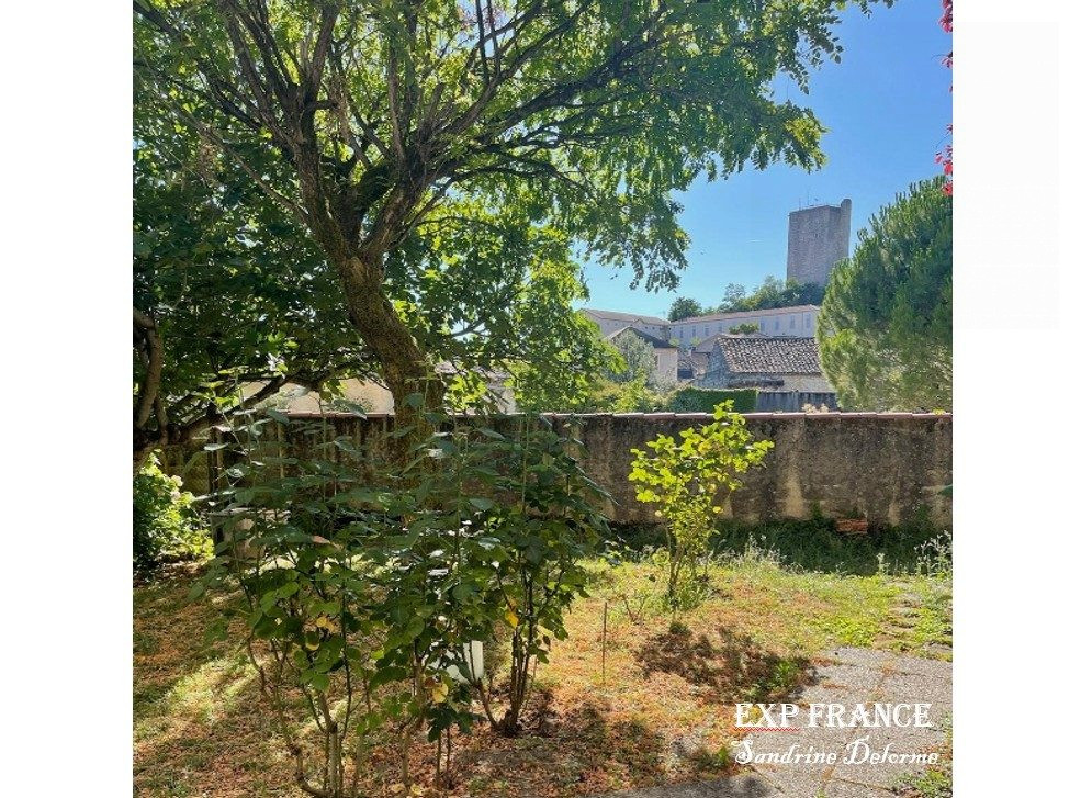 Maison à vendre à Montcuq-en-Quercy-Blanc, 200 m²