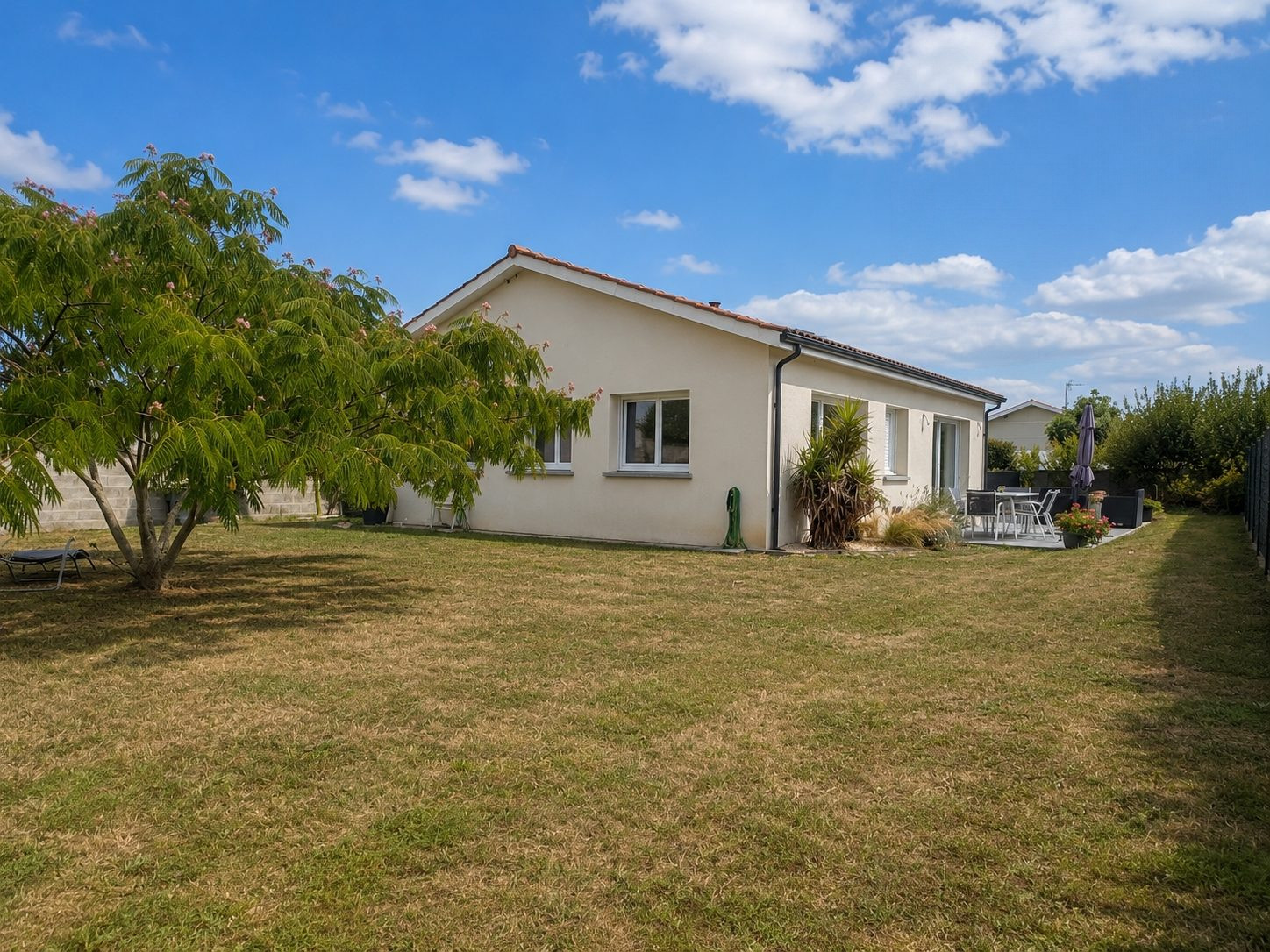 **Maison contemporaine de plain-pied – Calme, lumière et qualité de vie**