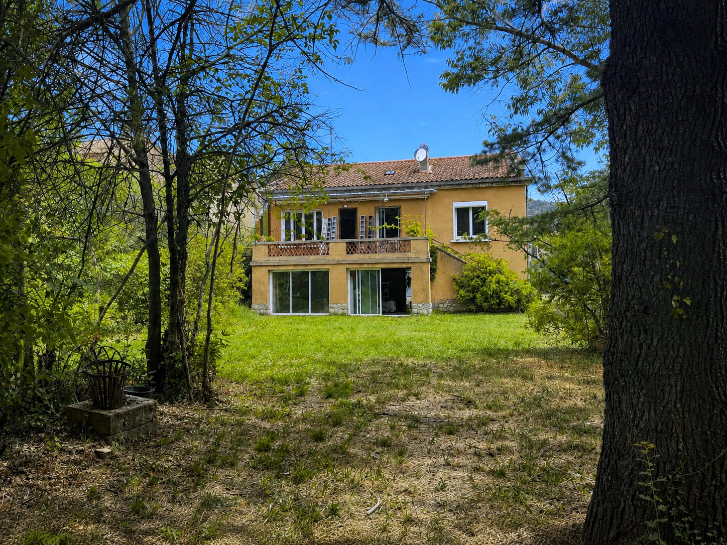 Manosque – Maison 183 m² avec 2 100 m² de terrain constructible