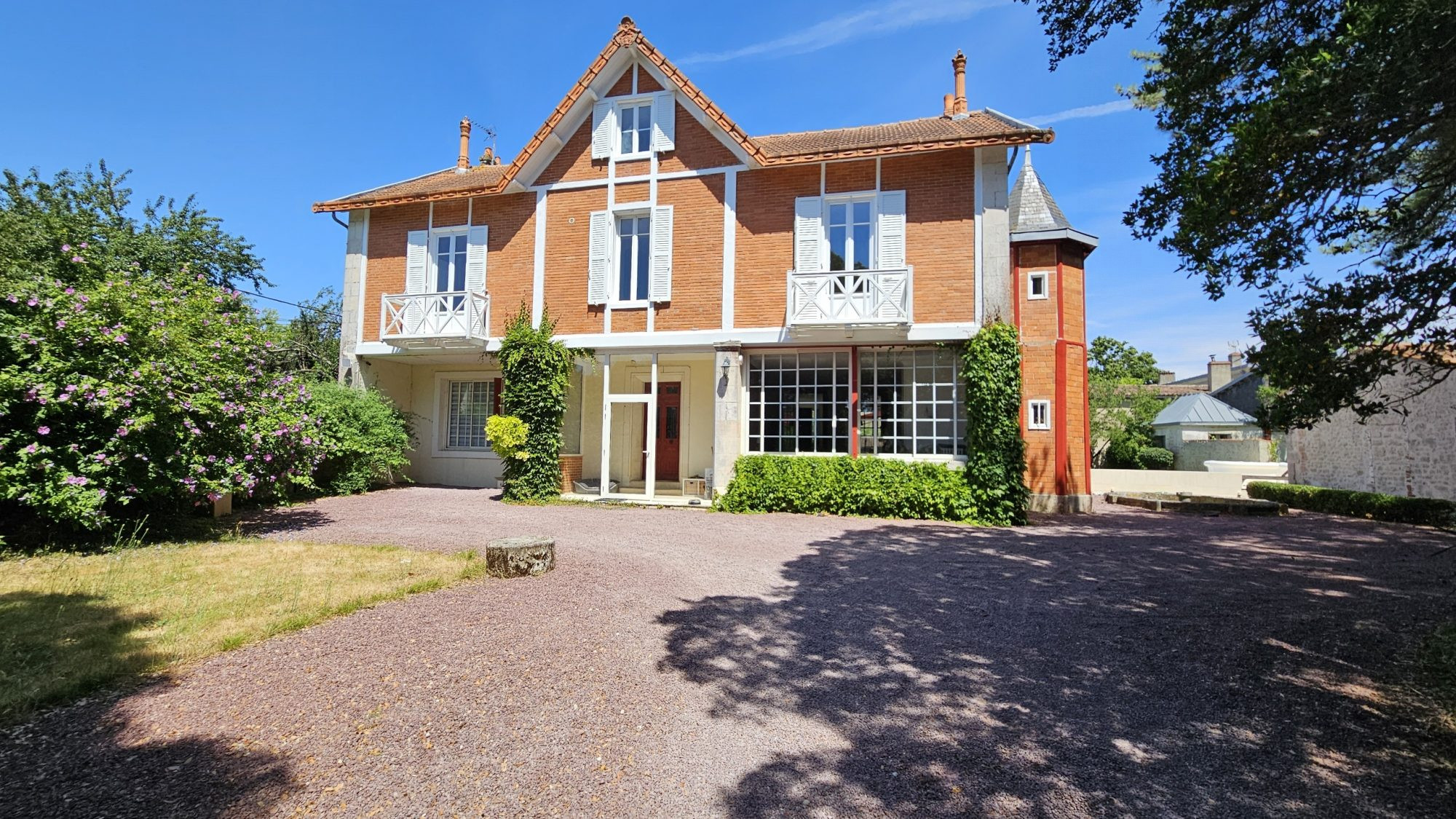 Maison de maître de 1880 - Propriété remarquable - Parc arboré clos de murs - La Rochelle