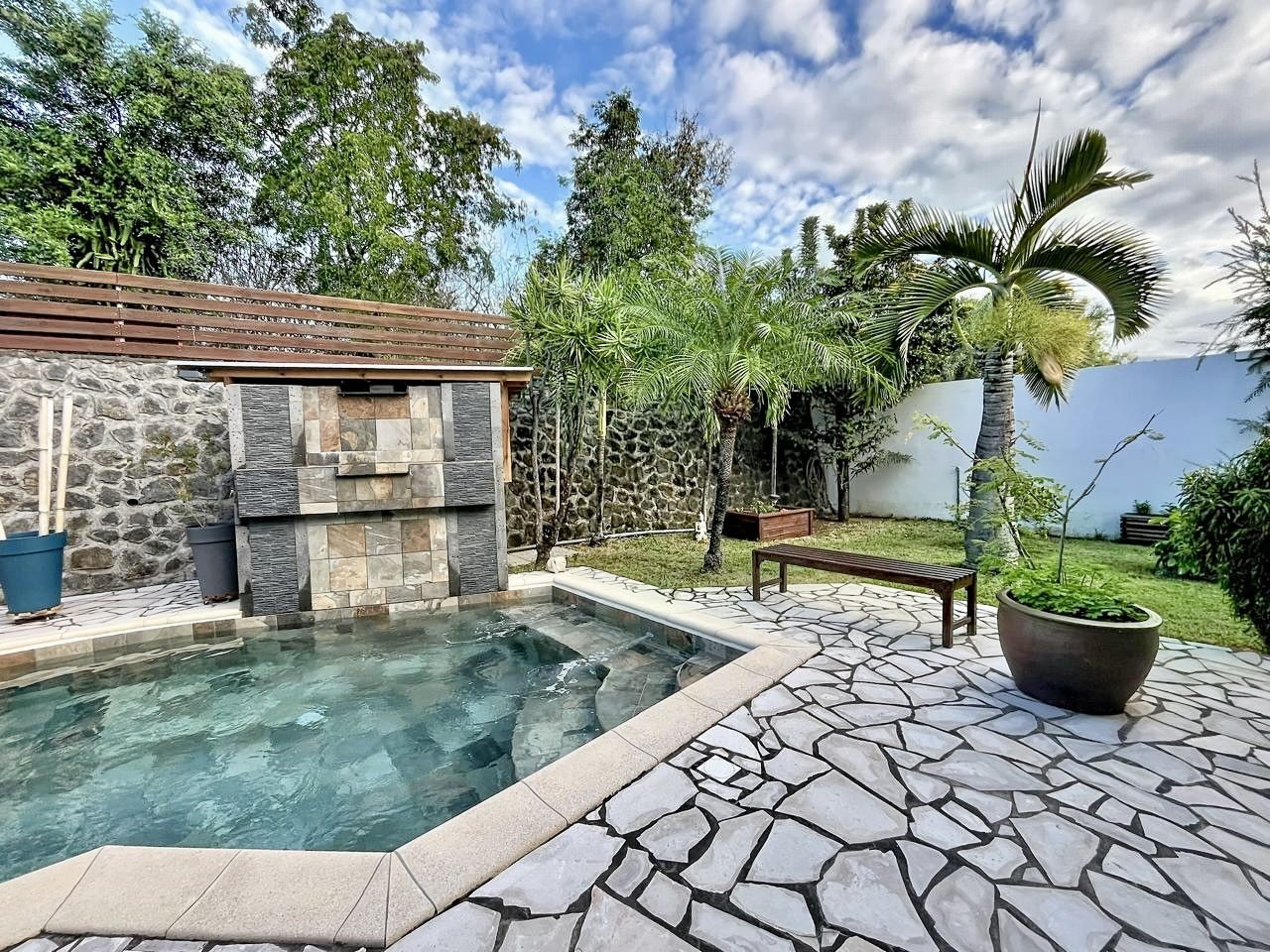 JOLIE VILLA A SAINT-PIERRE