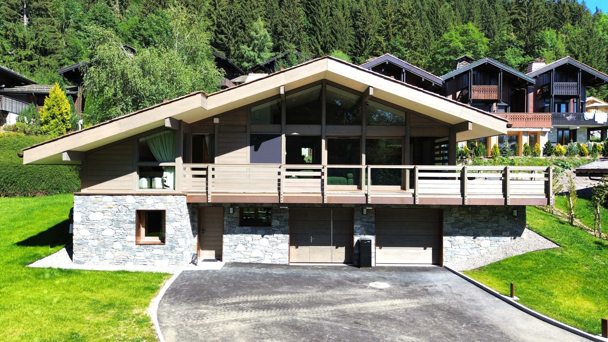 L’élégance alpine, skis aux pieds – Chalet moderne Dunoyer