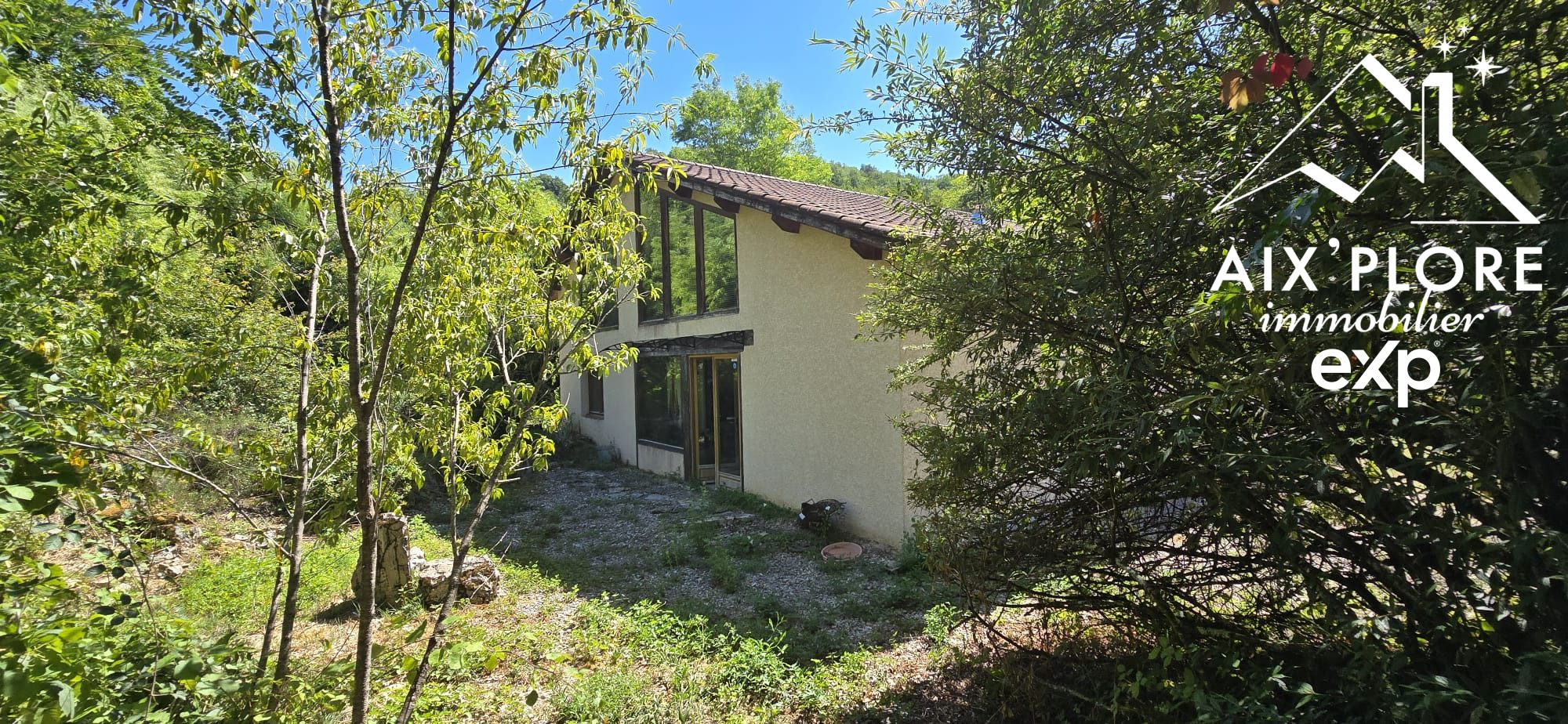 Maison à vendre à L'Abergement-de-Varey, 260 m²