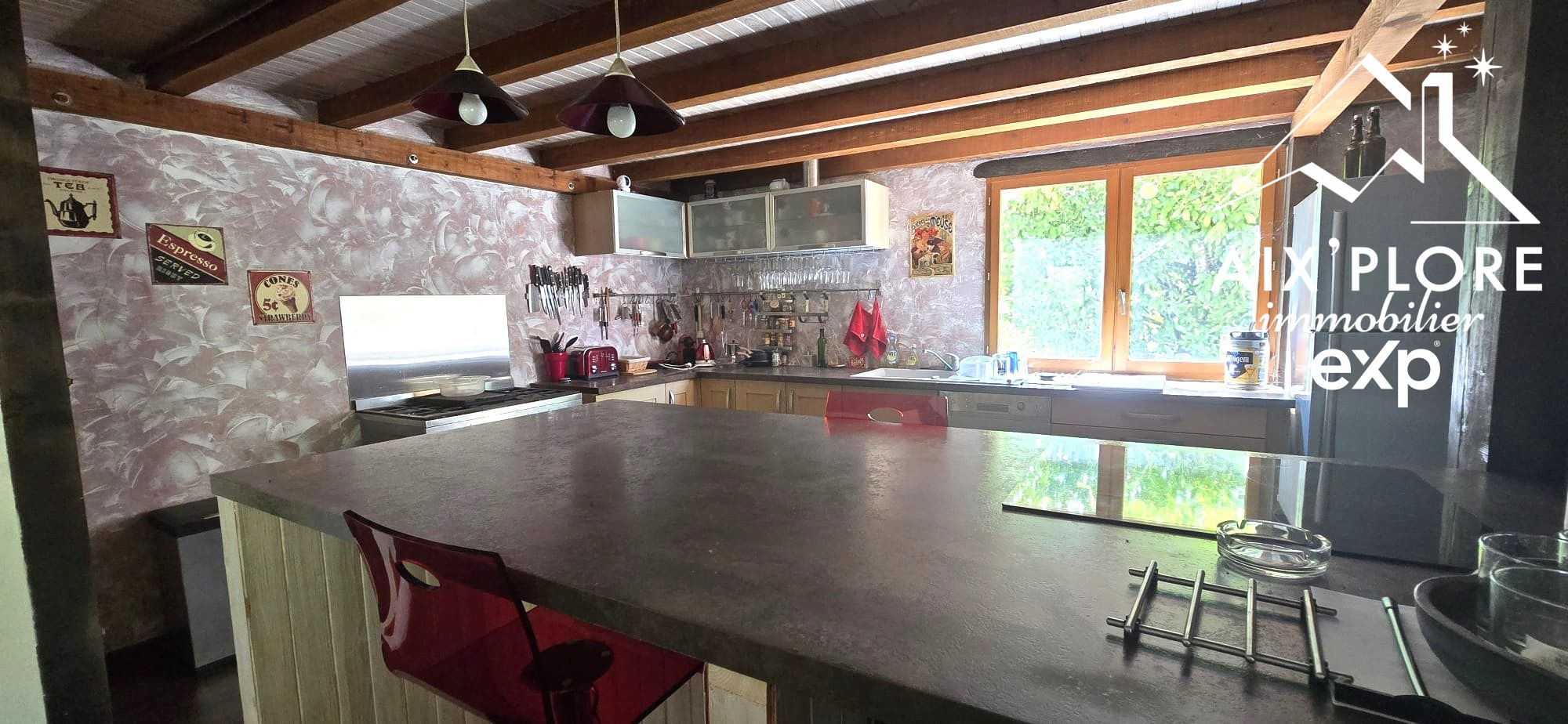 Maison à vendre à L'Abergement-de-Varey, 260 m²
