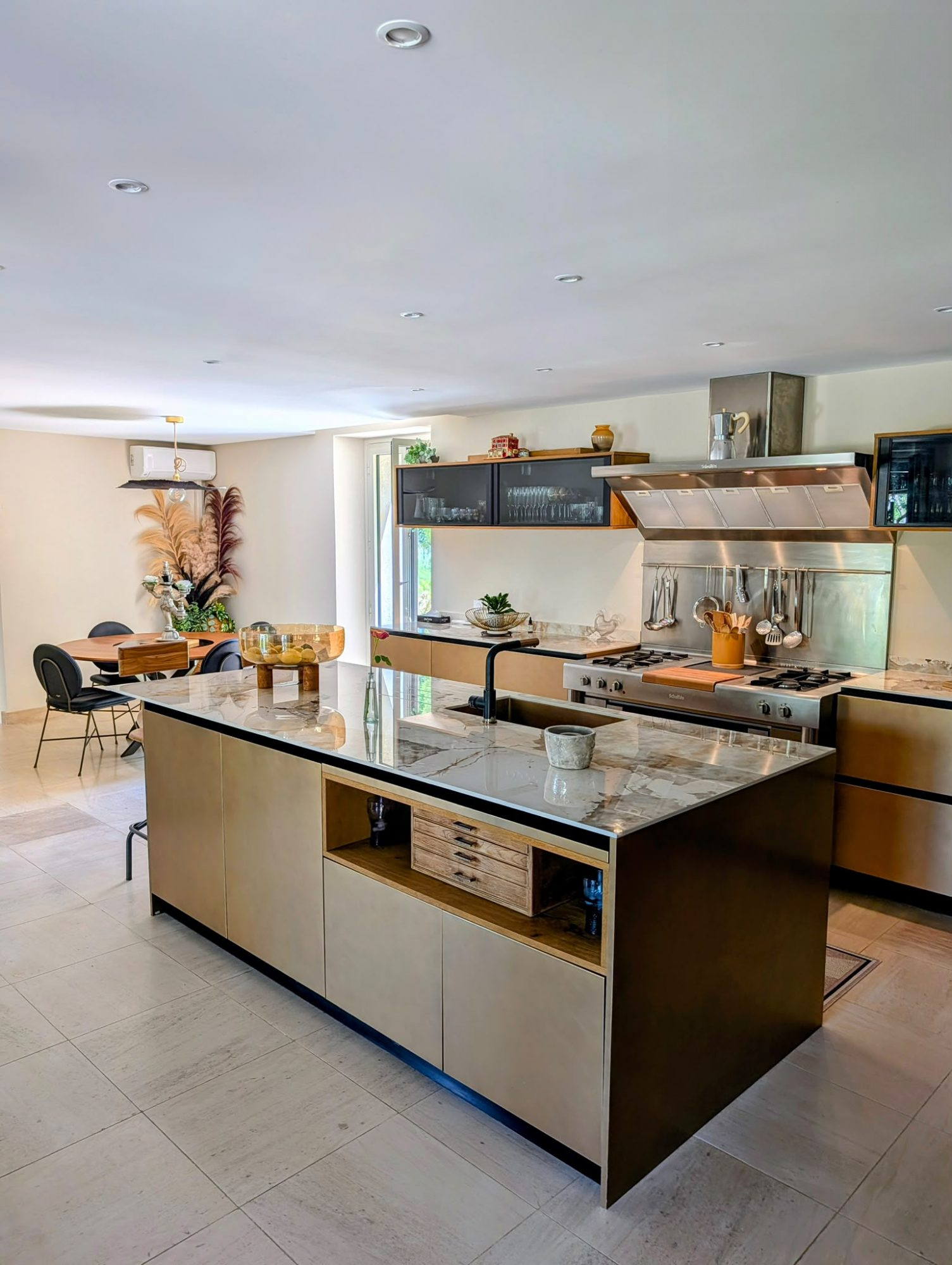 PROVENÇAL BASTIDE WITH SWIMMING POOL, POOL HOUSE AND INDEPENDENT APARTMENT 4
