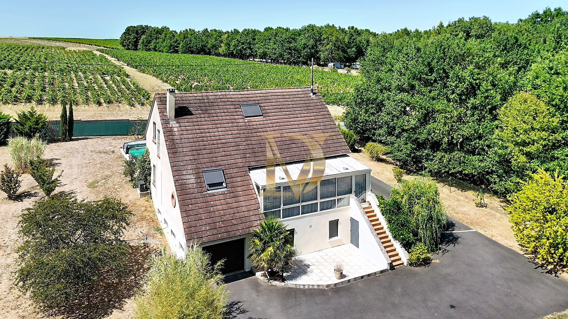 LA PETITE ROCHETTE, family house with swimming pool and large garden 5