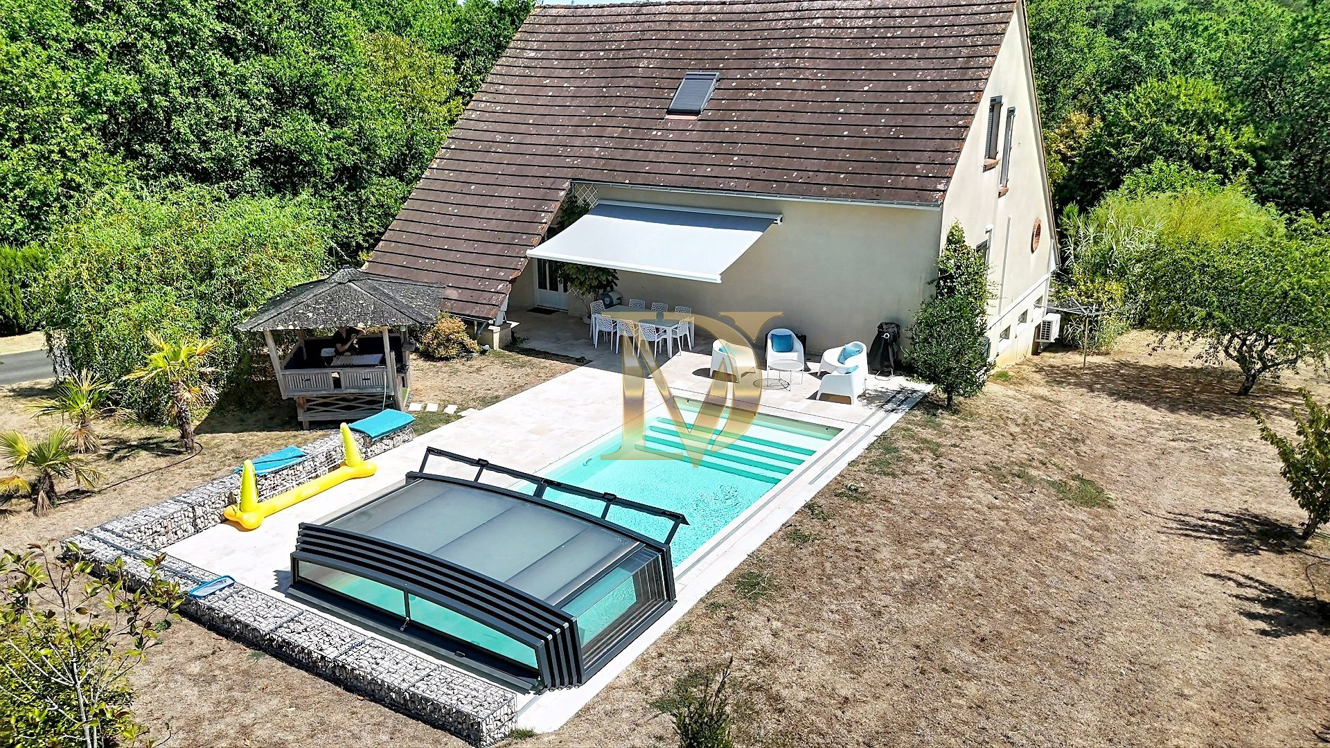 Maison à vendre à Pouillé, 227 m²