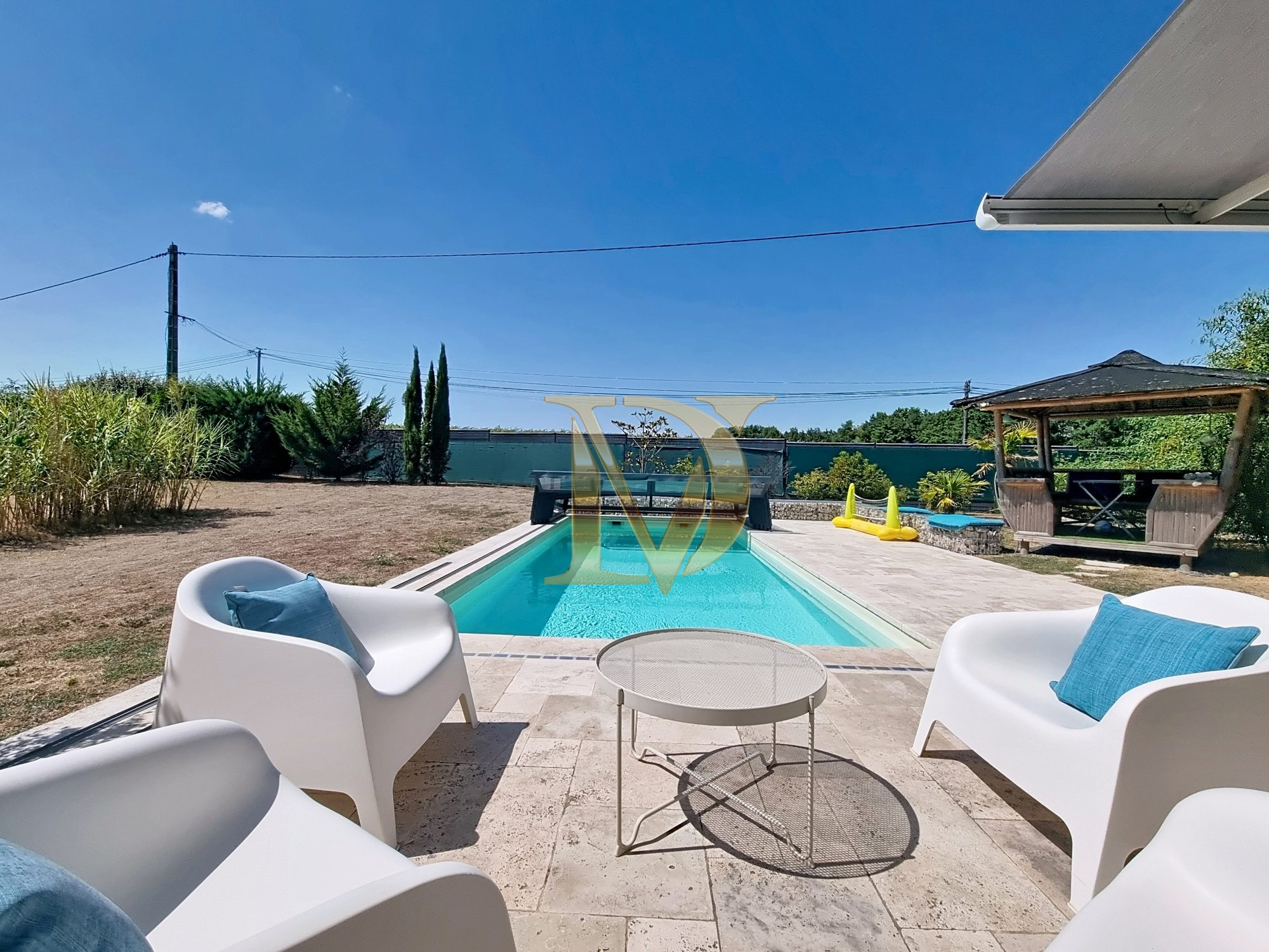 Maison à vendre à Pouillé, 227 m²