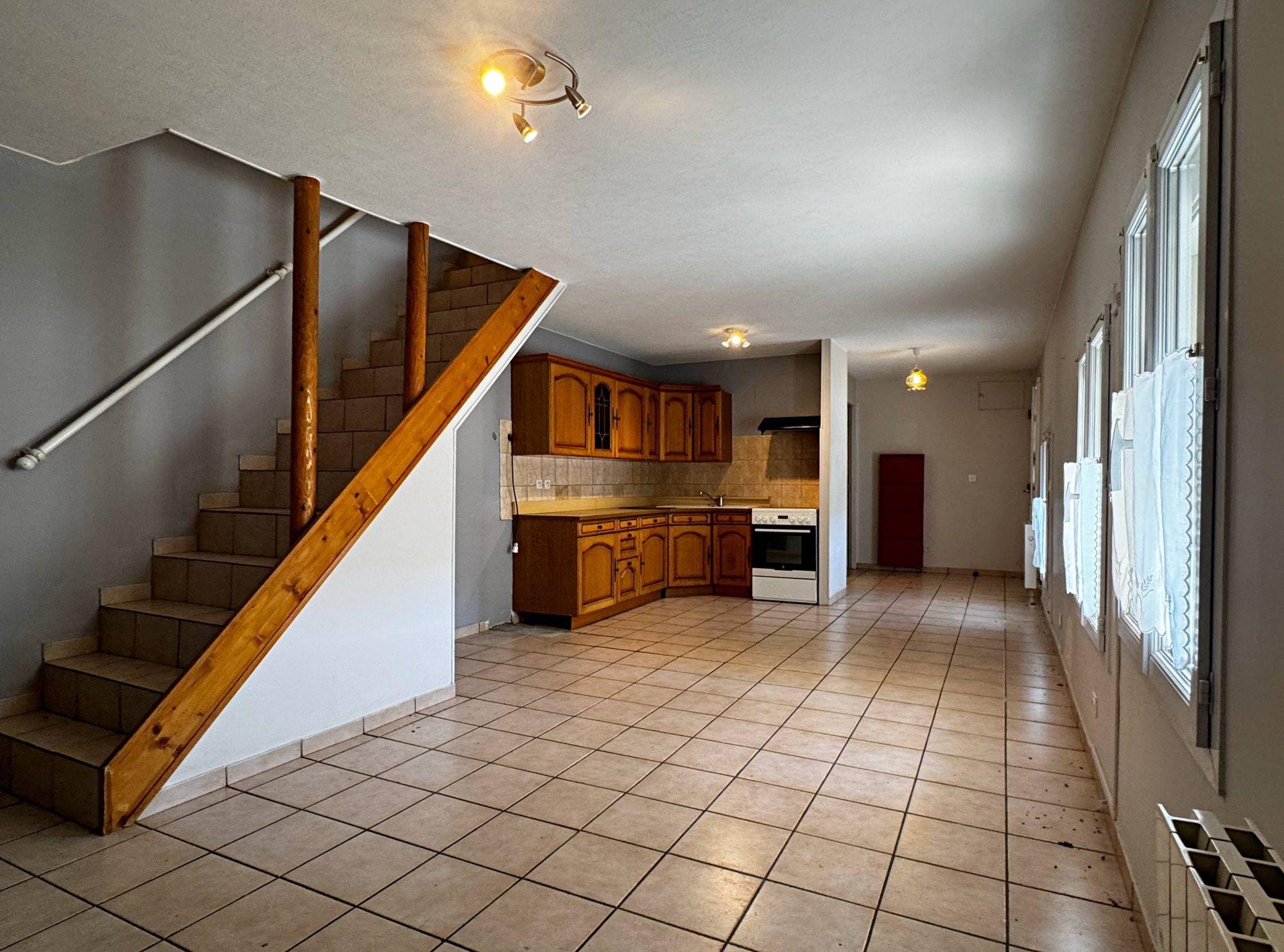 House for sale in Lambruisse, 90 m²