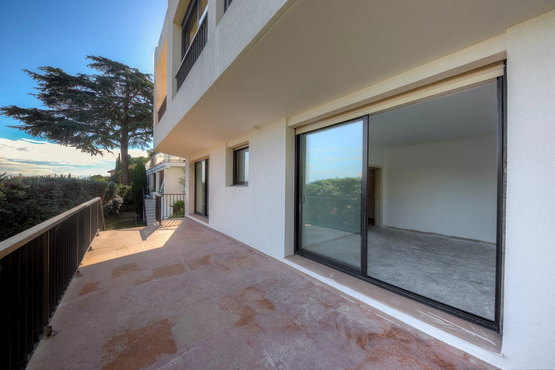 Californian Style Villa to Renovate, Nice West 4