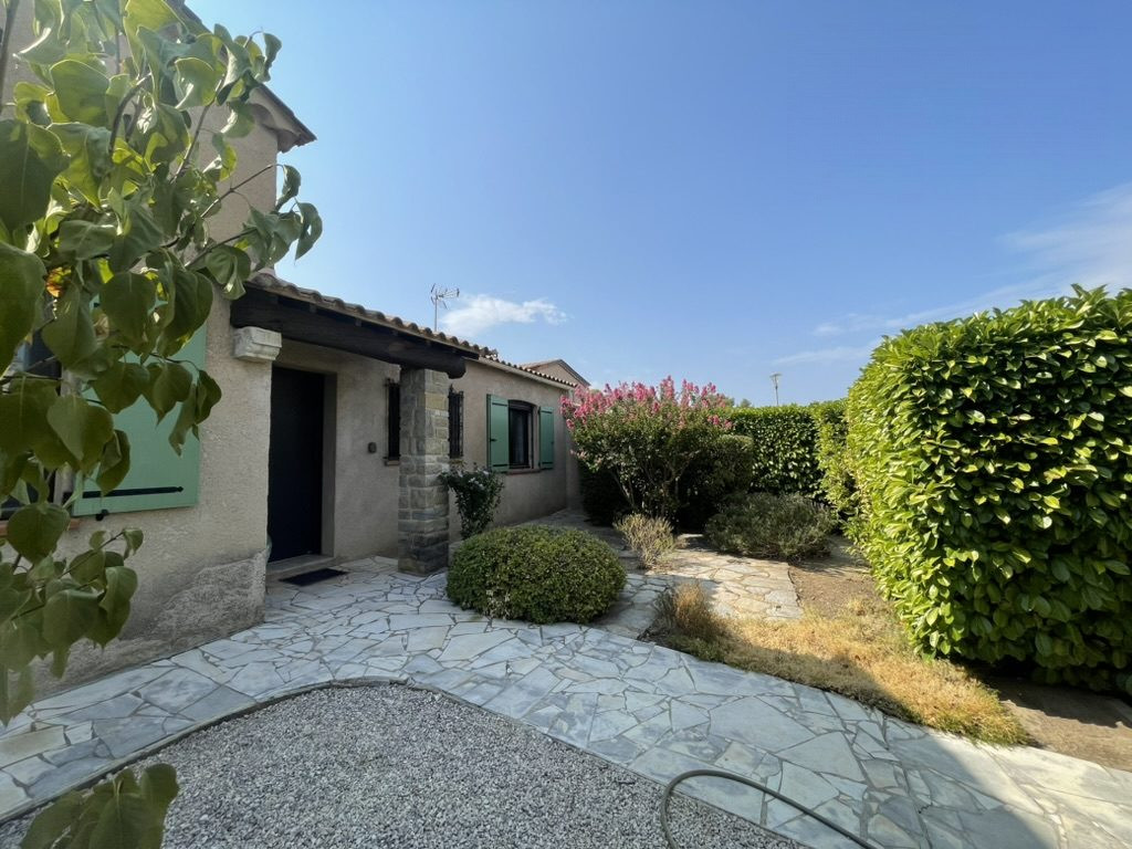 Single-story villa with land 4