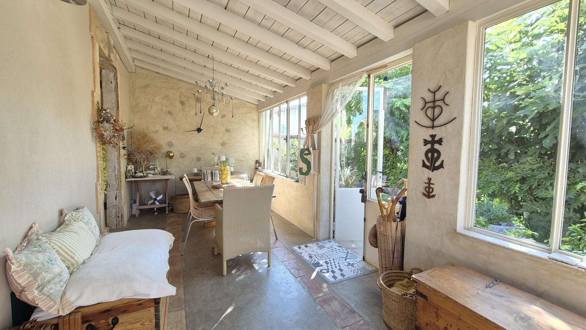 House for sale in Pouzolles, 125 m²
