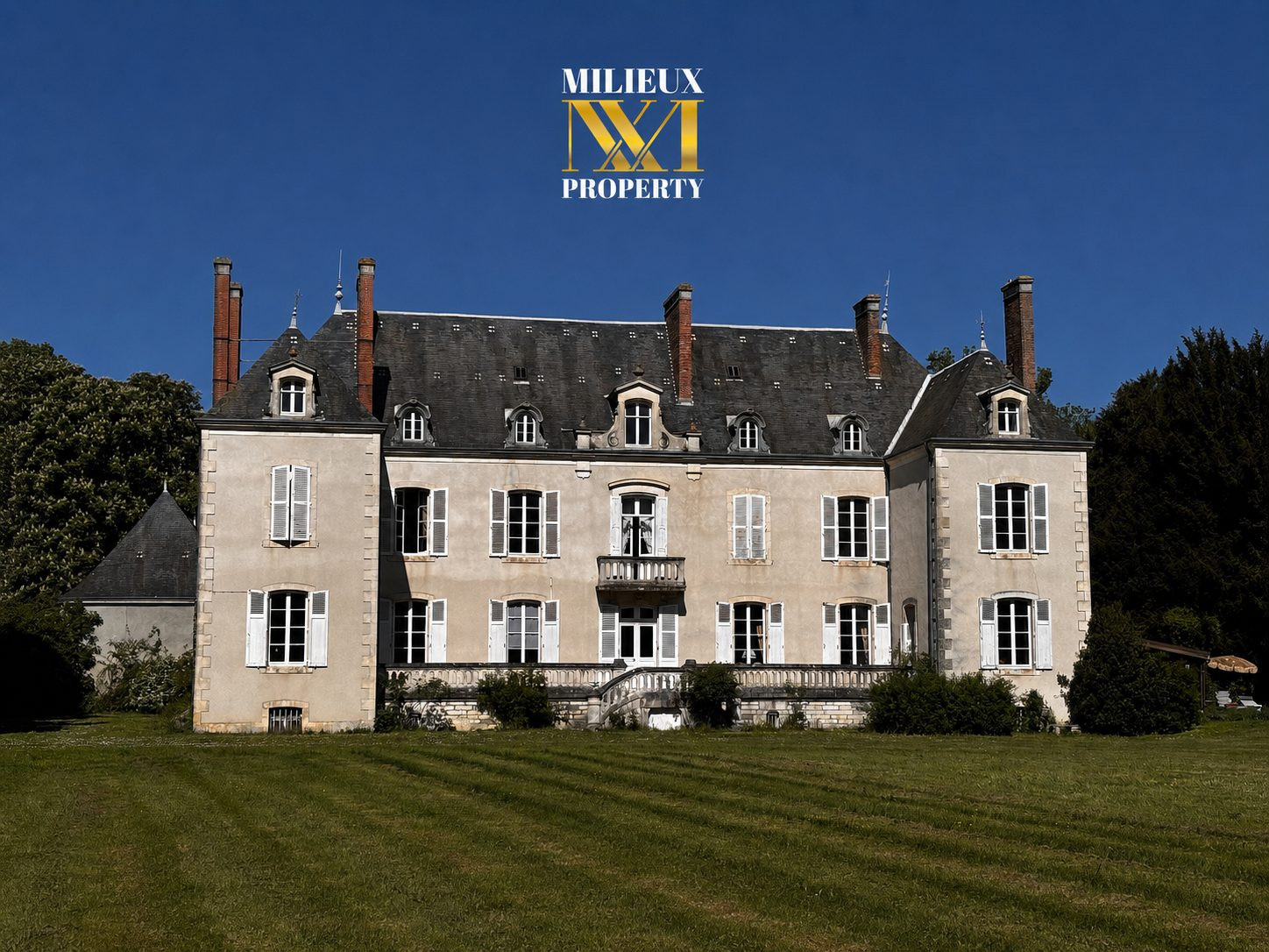 CHÂTEAU DU XVIIᵉ SIÈCLE ET SES DÉPENDANCES SUR ENVIRON 12 HECTARES
