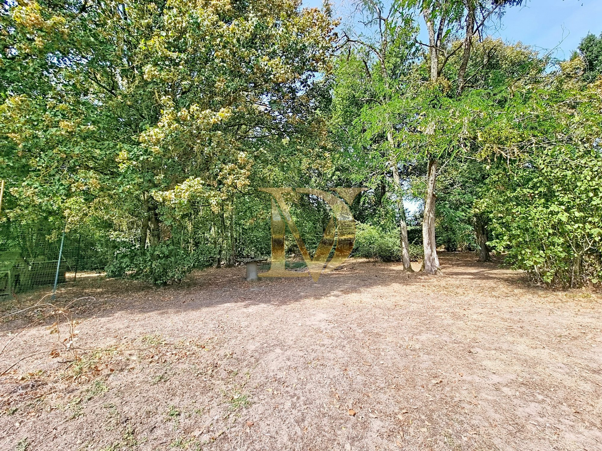 Le Clos des Roses, Set of Longhouses on Pontlevoy 4