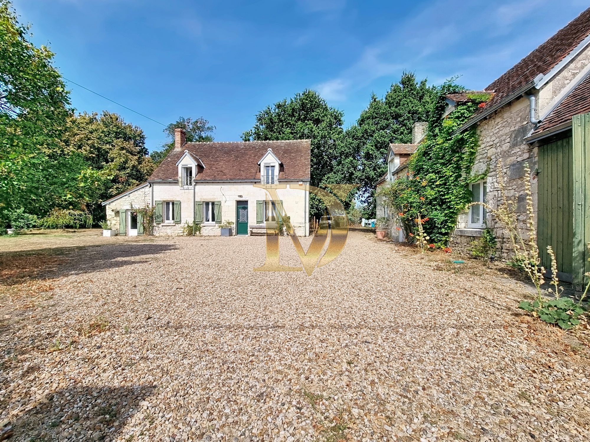 Le Clos des Roses, Set of Longhouses on Pontlevoy 5