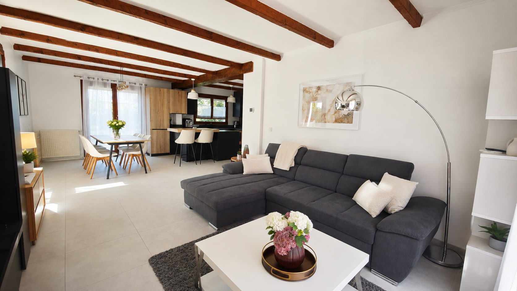 Beautiful renovated house in a peaceful setting with swimming pool! 5